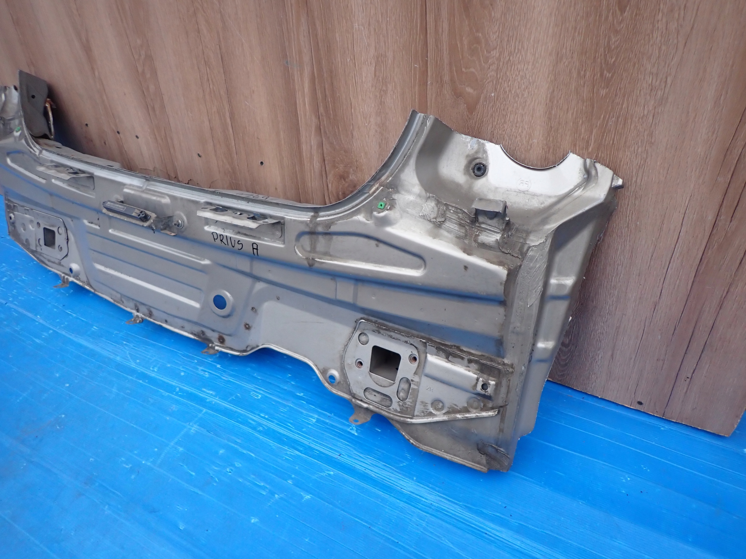 TOYOTA PRIUS II 03-09 PAS TYLNY Producent części Toyota OE