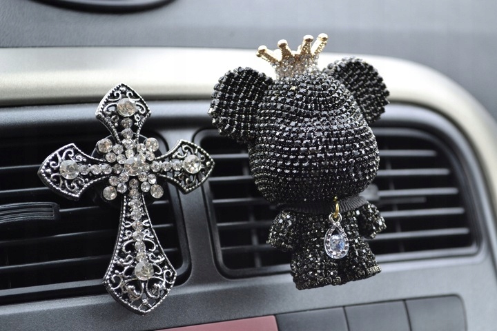 KRZYŻ ZAPACH PERFUMY DEKORACJA DO SAMOCHODU AUTA DYFUZOR DO KRATKI NAWIEWU Producent Inny