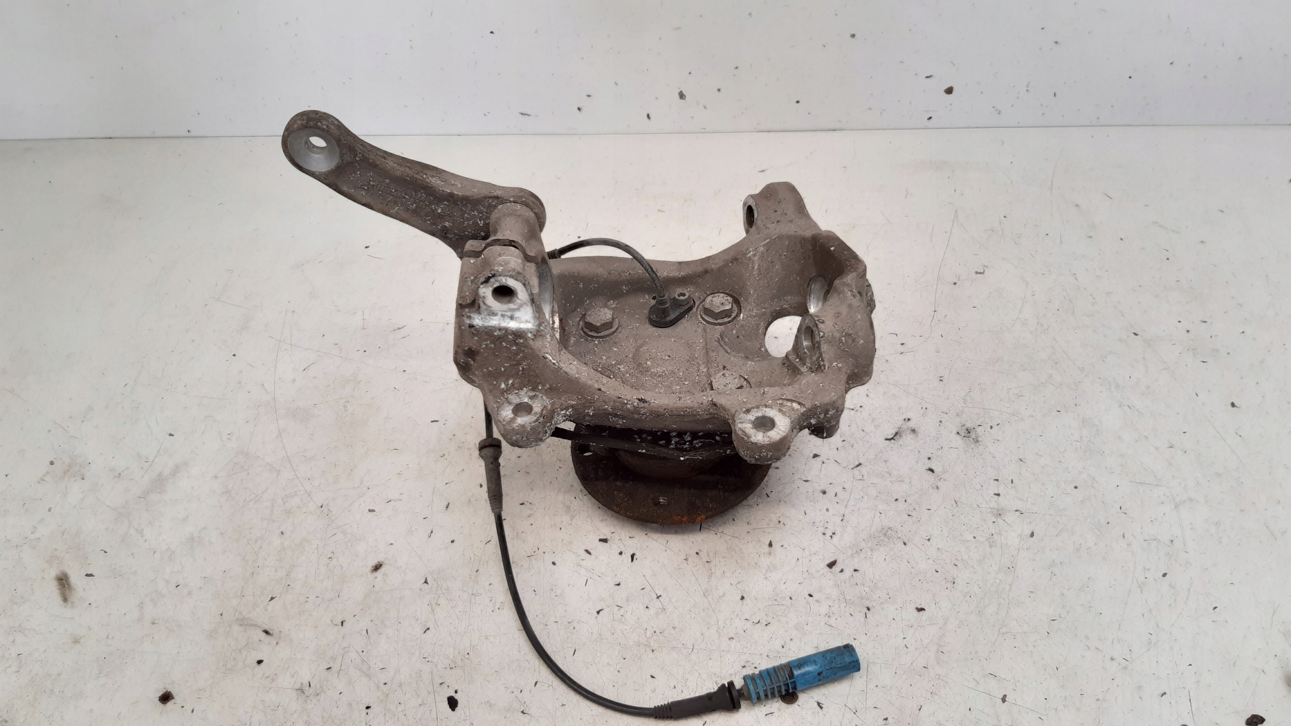 otoč levý předek 6760953 BMW E61 525i