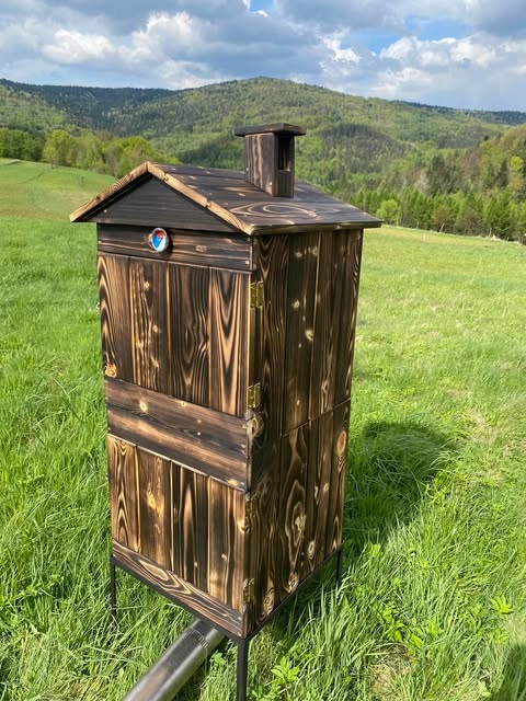 Dřevěná udírna 50x50x120 cm, udírna bez ohniště Opalovaná