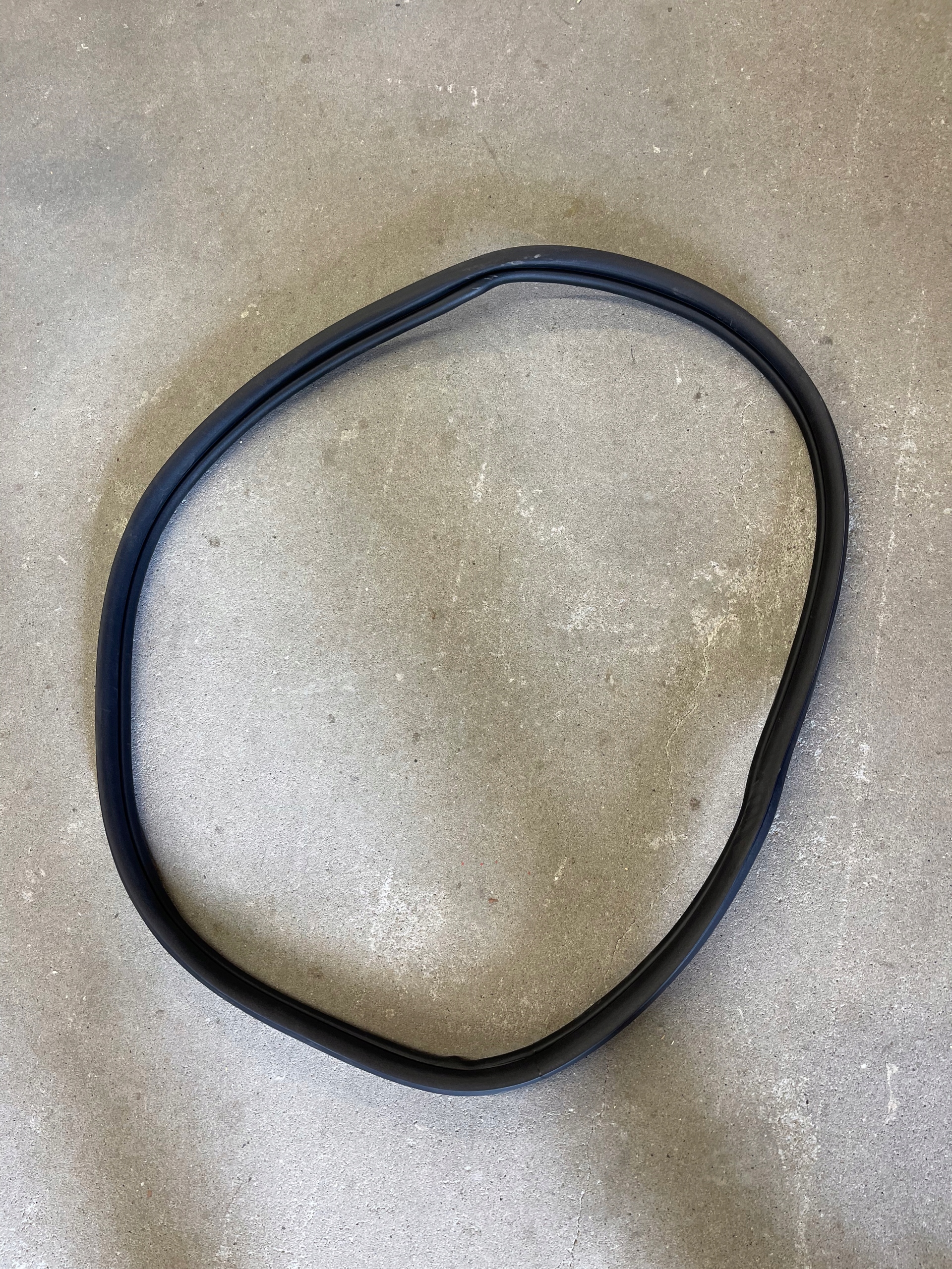 CHEVROLET CORVETTE C8 20+ uszczelka wanny