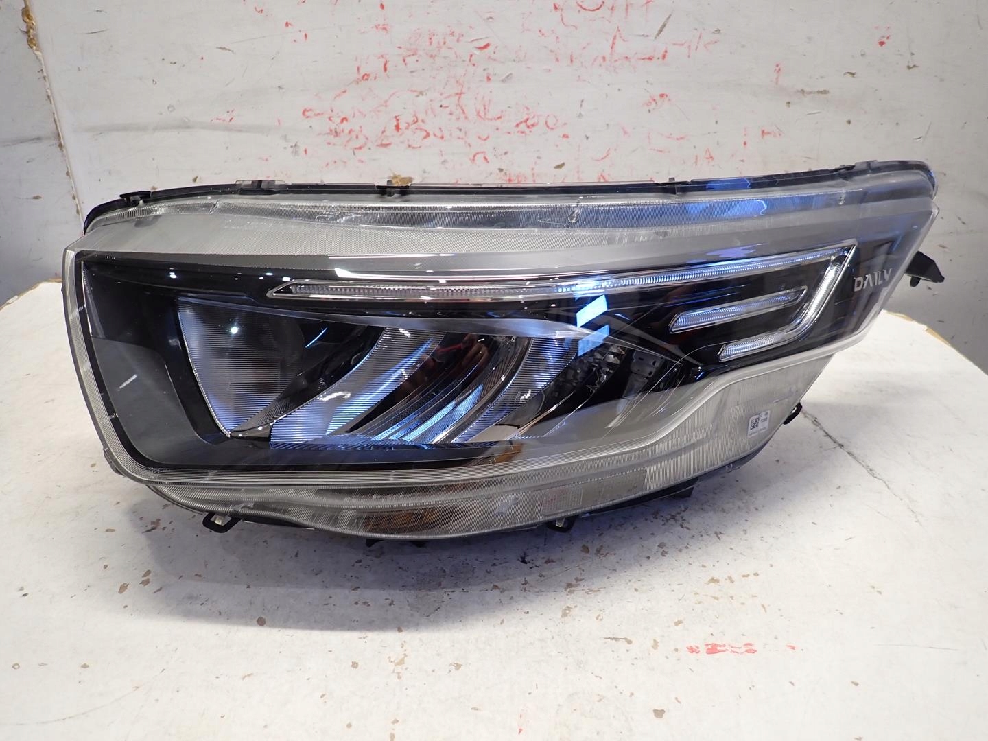 light front front left IVECO DAILY 2019- FULL LED 05802711800