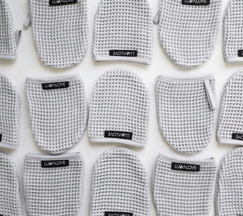 LULLALOVE Rękawiczka Do Demakijażu Twarzy Szarość Mgły Kolor odcienie szarości i srebra