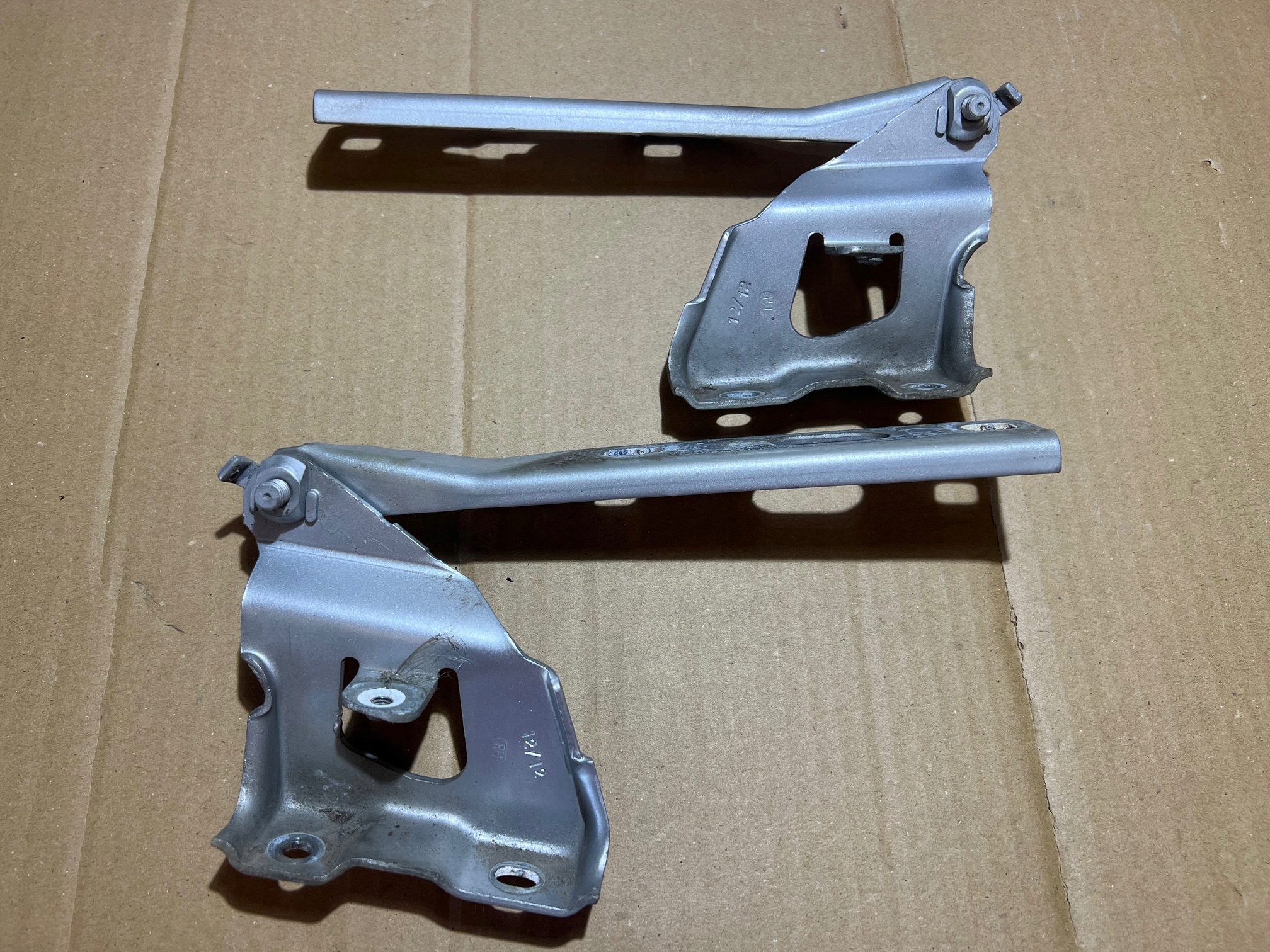 AUDI A4 B8 LIFT LX7W hinges hinge bonnets KOMPLET 8K0823301D / 8K0823302D