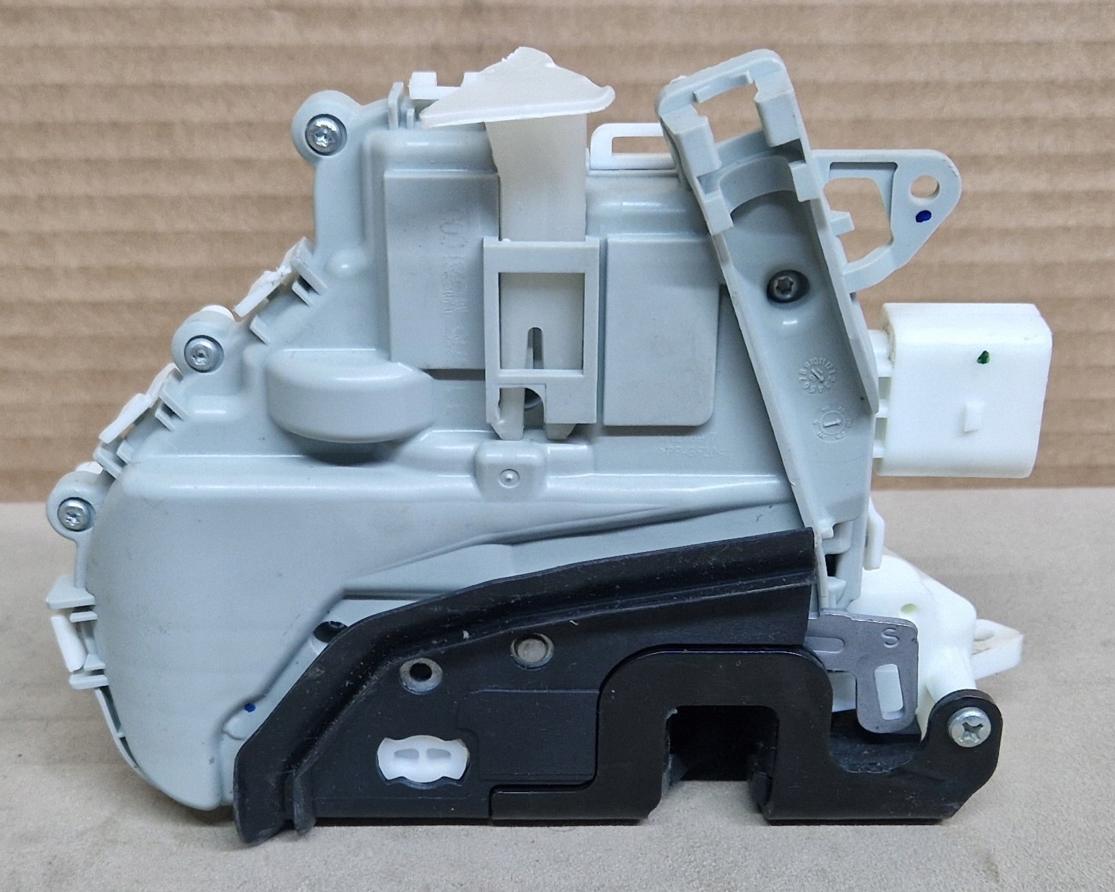 lock door 8J1837015E AUDI A5 A6 A7 front right original IDEAL