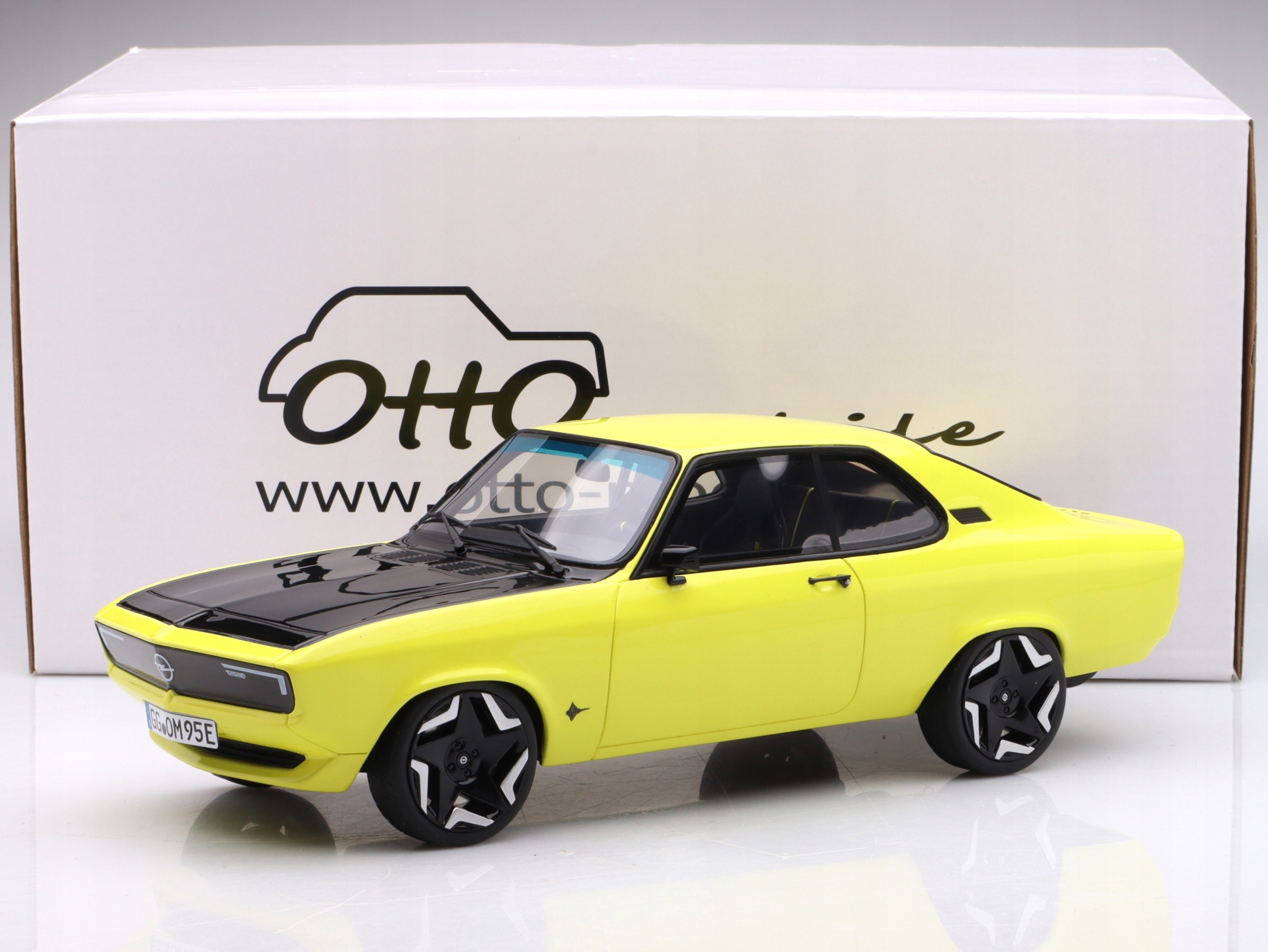 Opel Manta Gse Elektromod 2021, yellow Otto Mobile 1:18