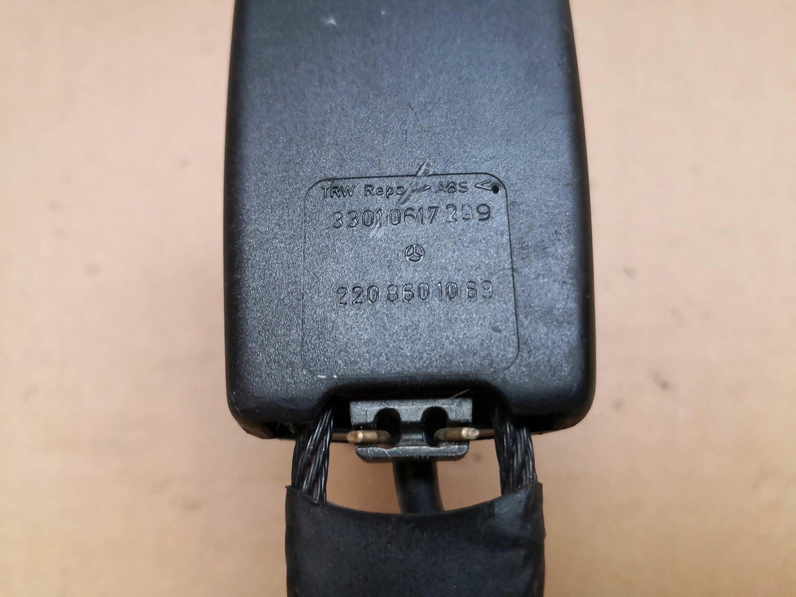 ZAPINKA supports right front MERCEDES W220 2208601069
