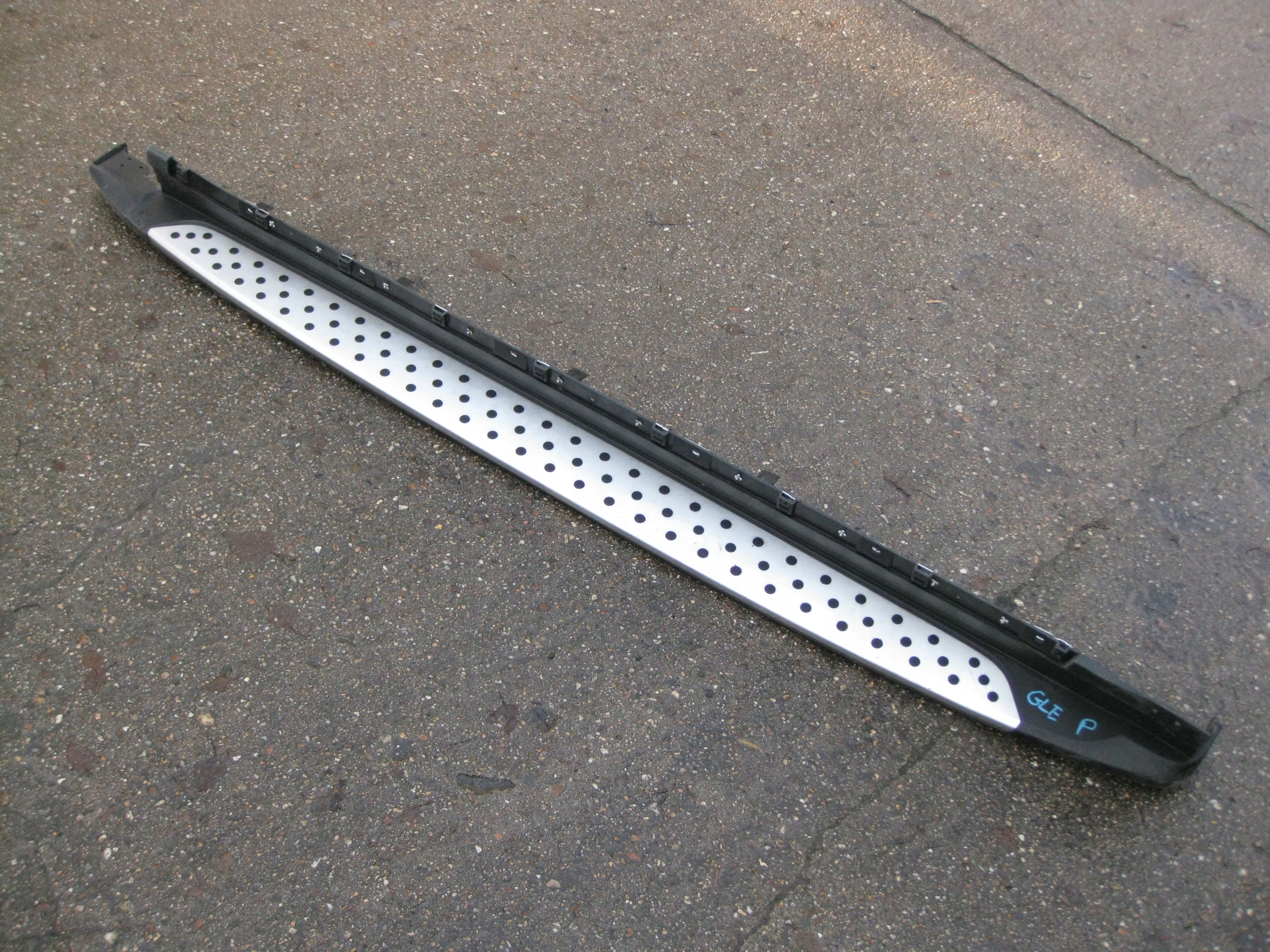 MERCEDES-BENZ E-class W212 KOMBI threshold left moulding A2126900740L