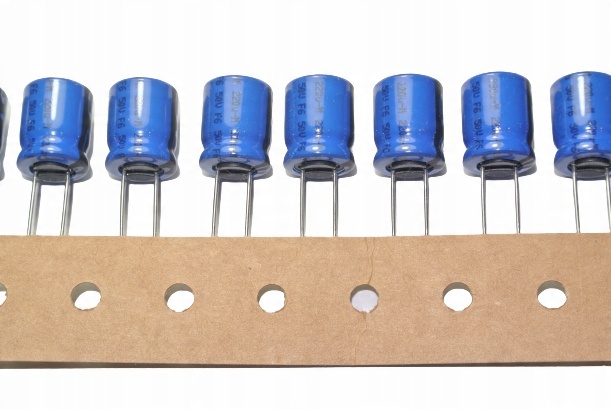 

Kondensator 220uF 50V 20% 105°C Vishay 10x13mm