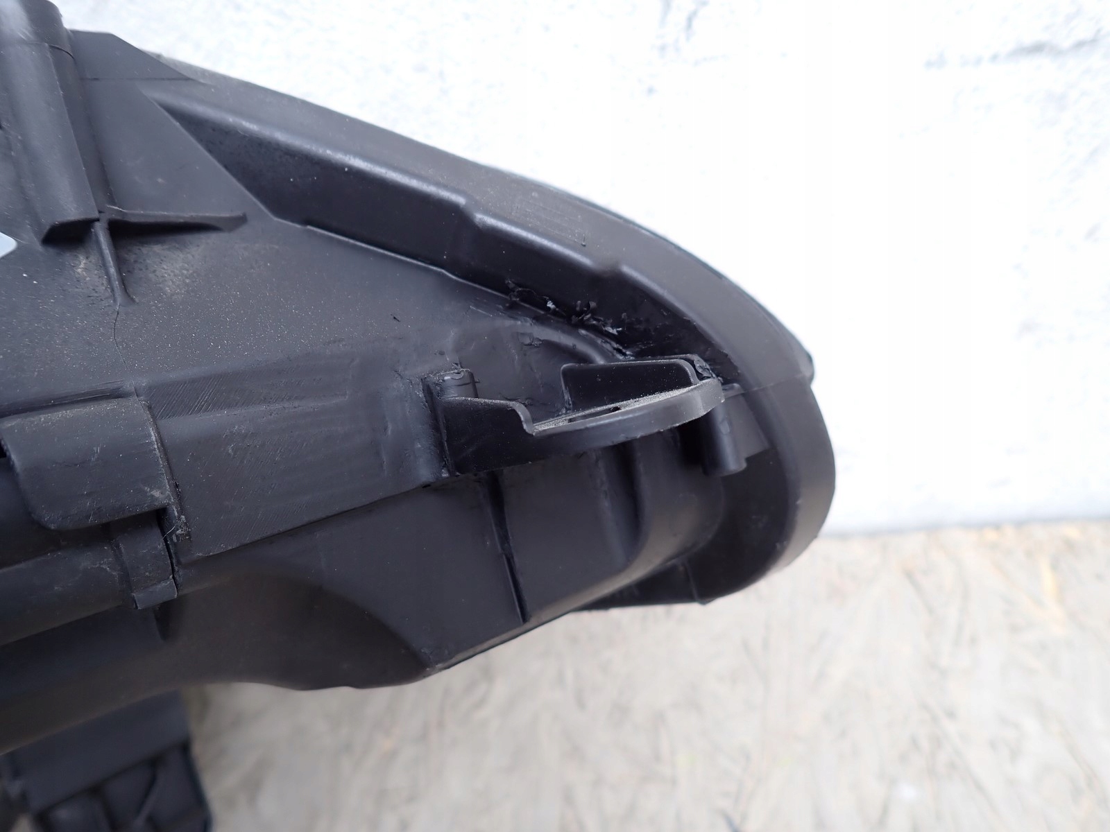 light left REFLEKTOR left OPEL CORSA E X15 2014-2019R 39108222
