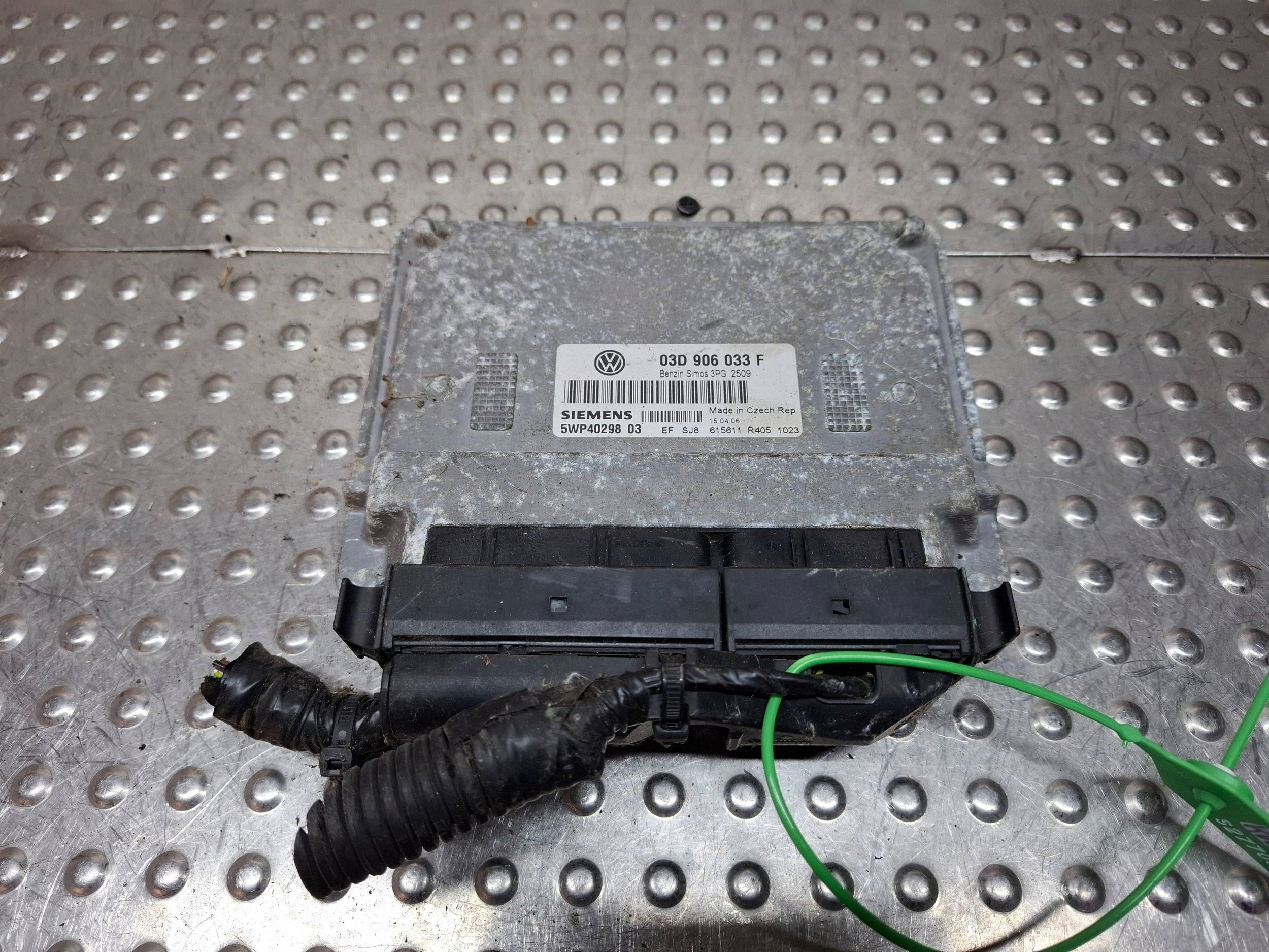 computer control unit of the engine 03D906033F 5WP4029801 VW POLO IV 9N 1.2 B