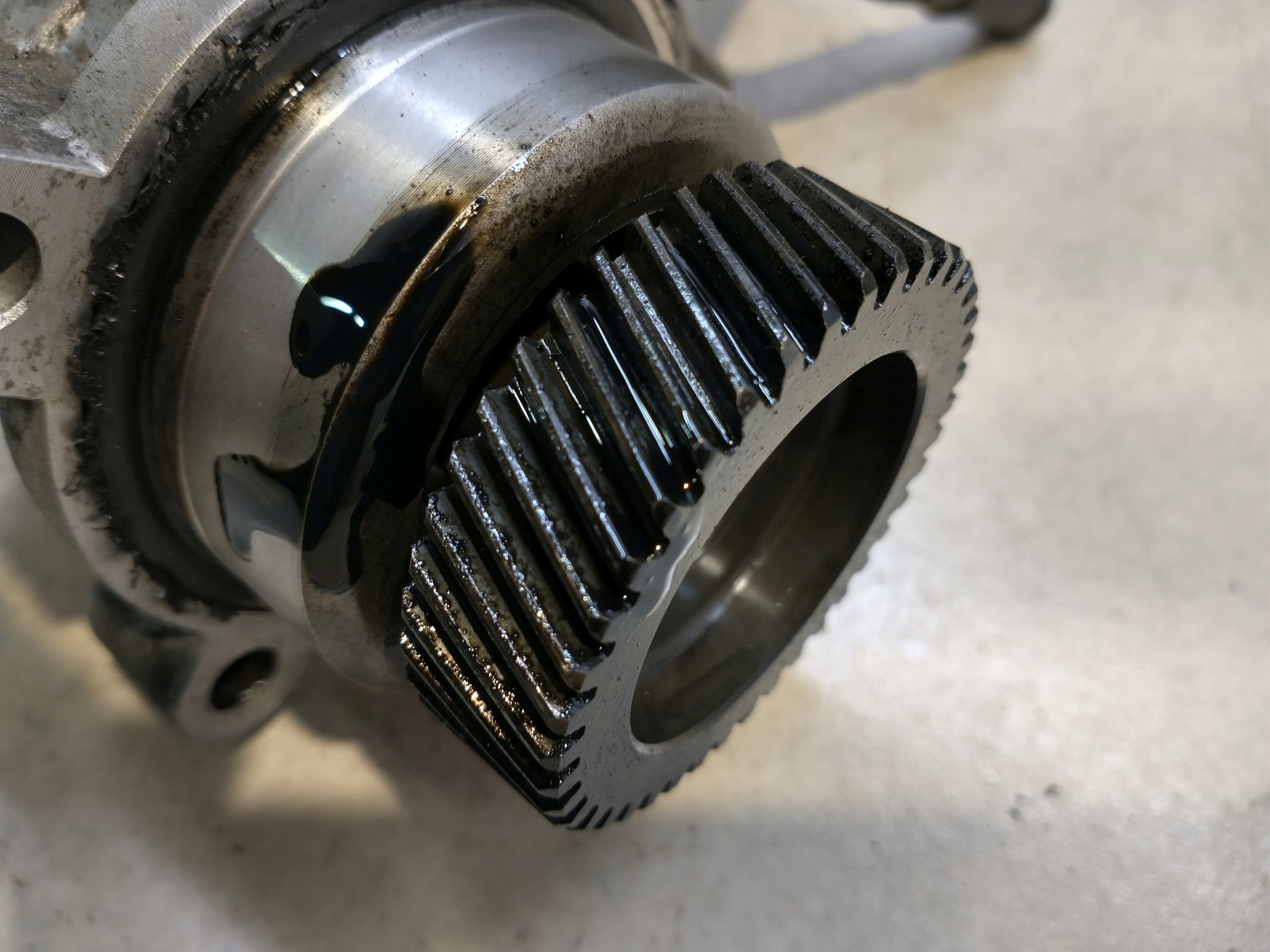 servo pump MAZDA 323