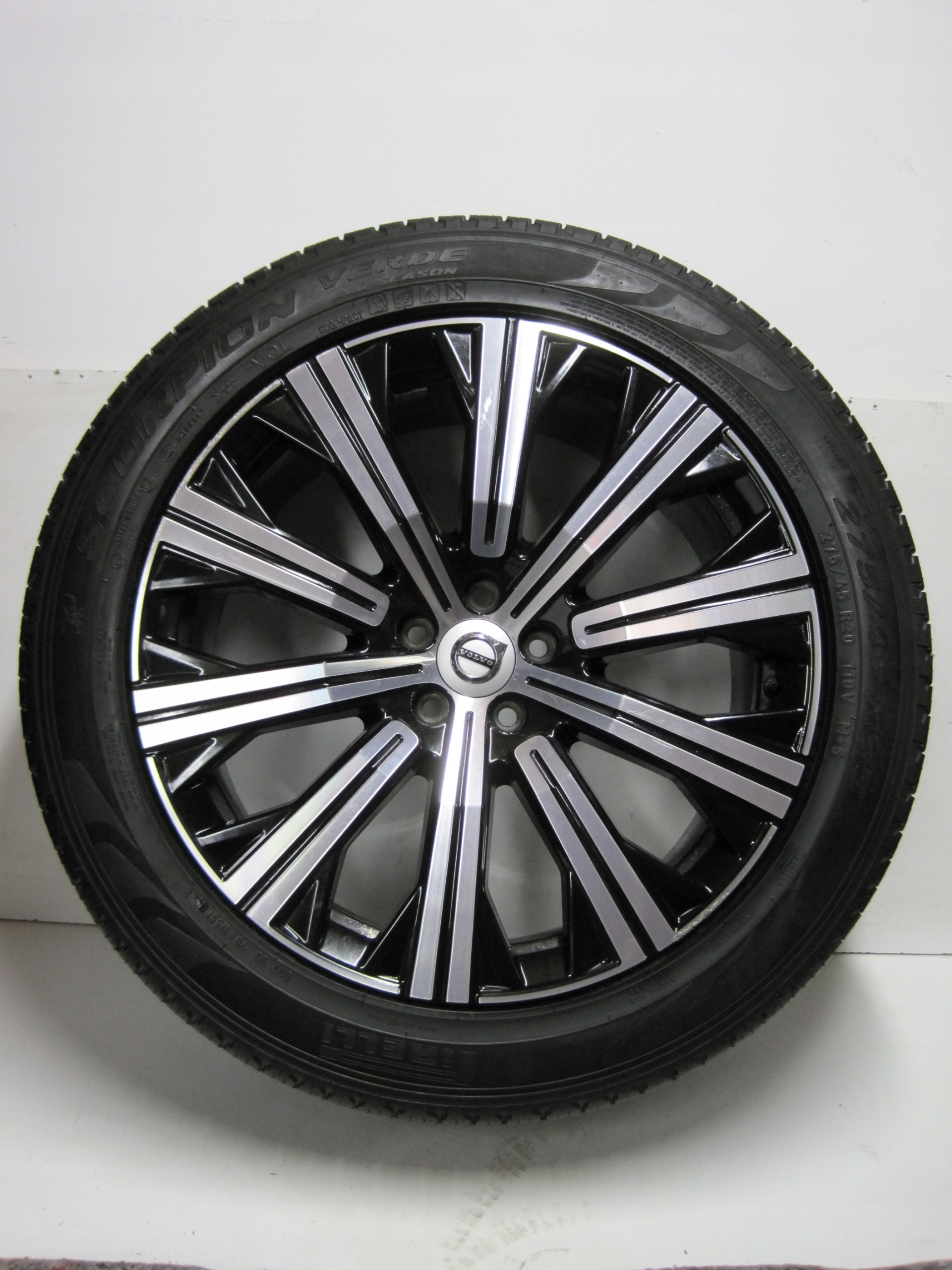wheels discs tyres VOLVO XC90 II R20 M+S 3mm