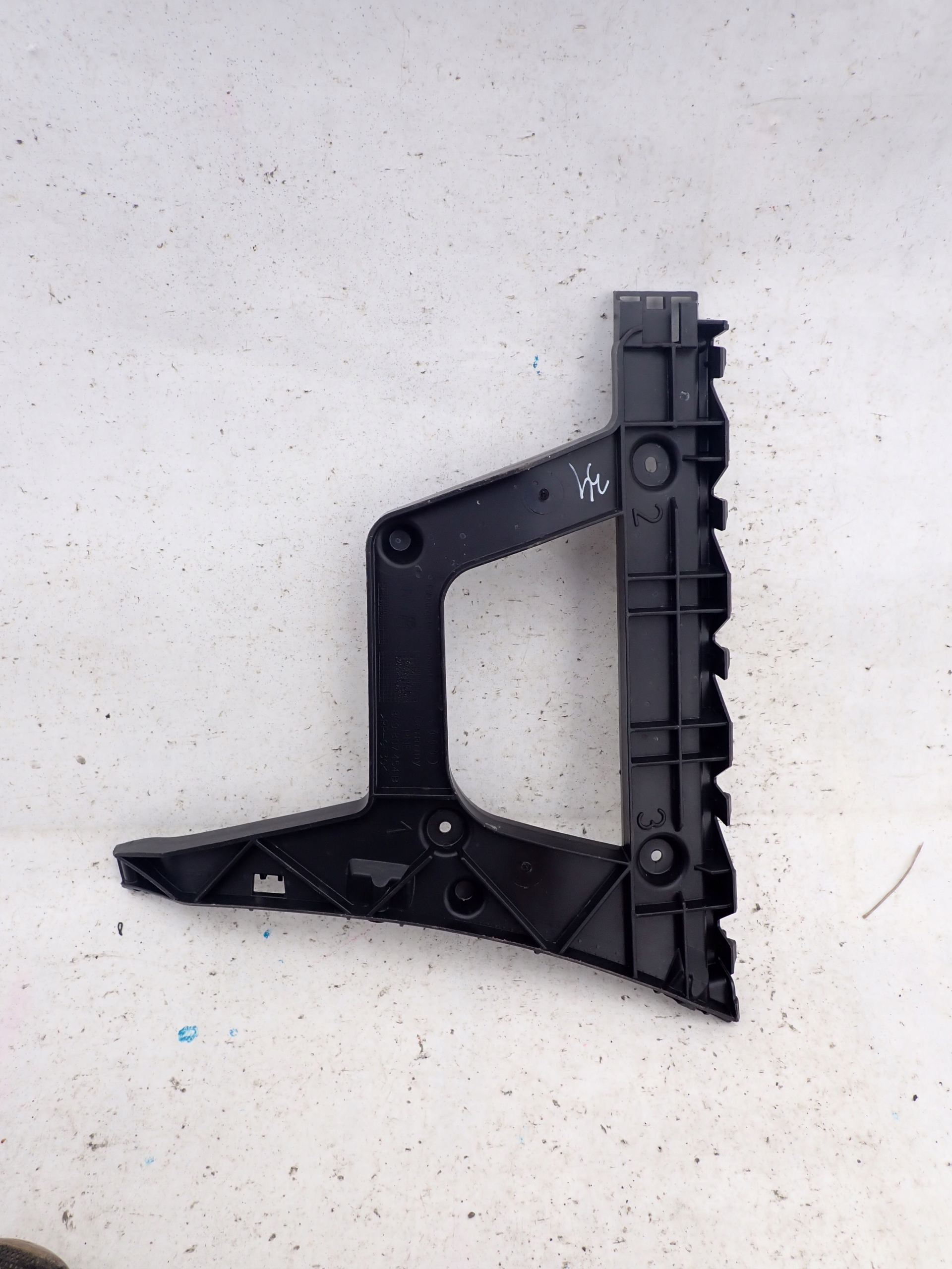 AUDI A4 B8 KOMBI bumper bracket right rear part