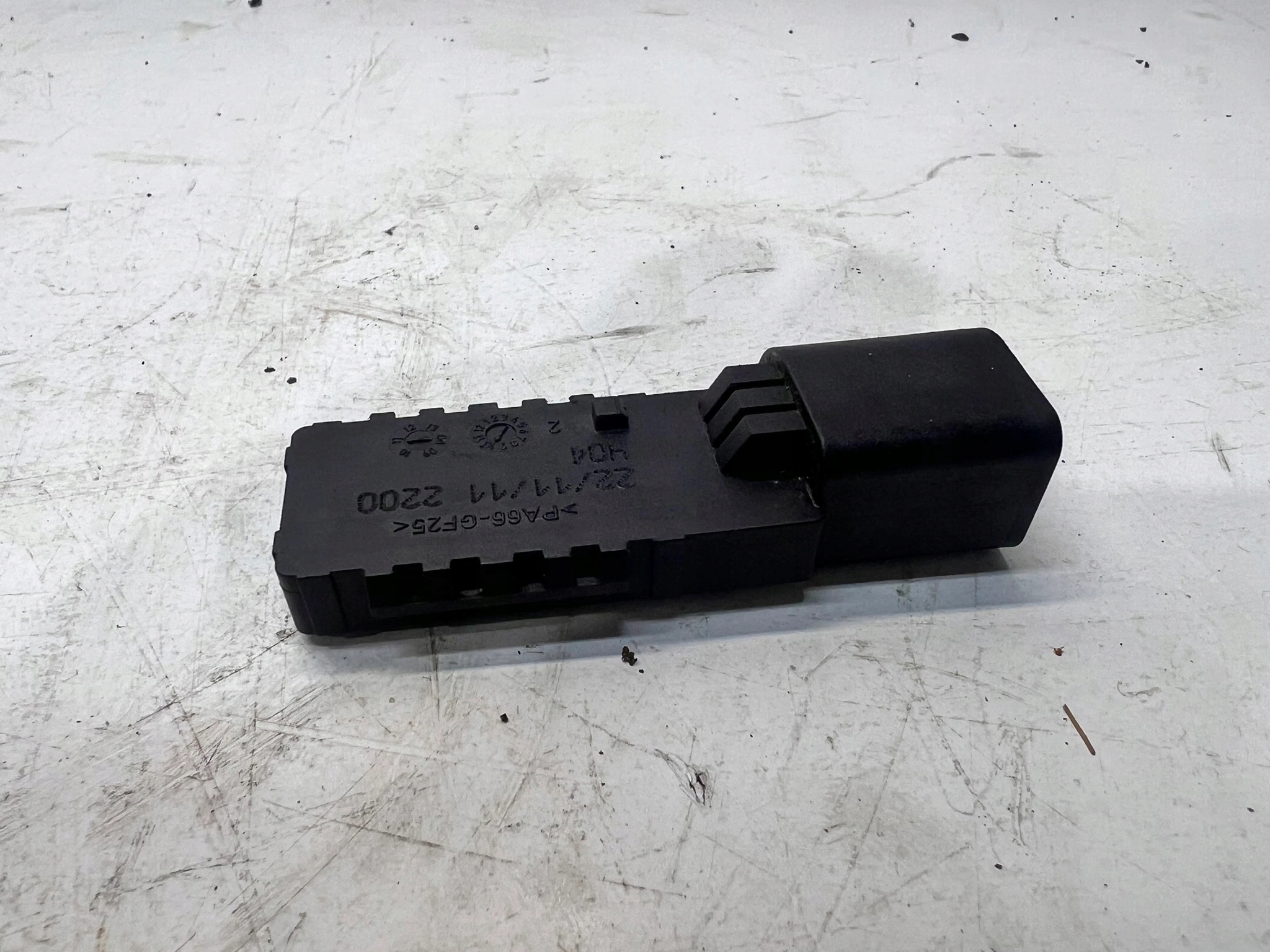sensor position der kupplung AUDI A4 B8 8K0907658D
