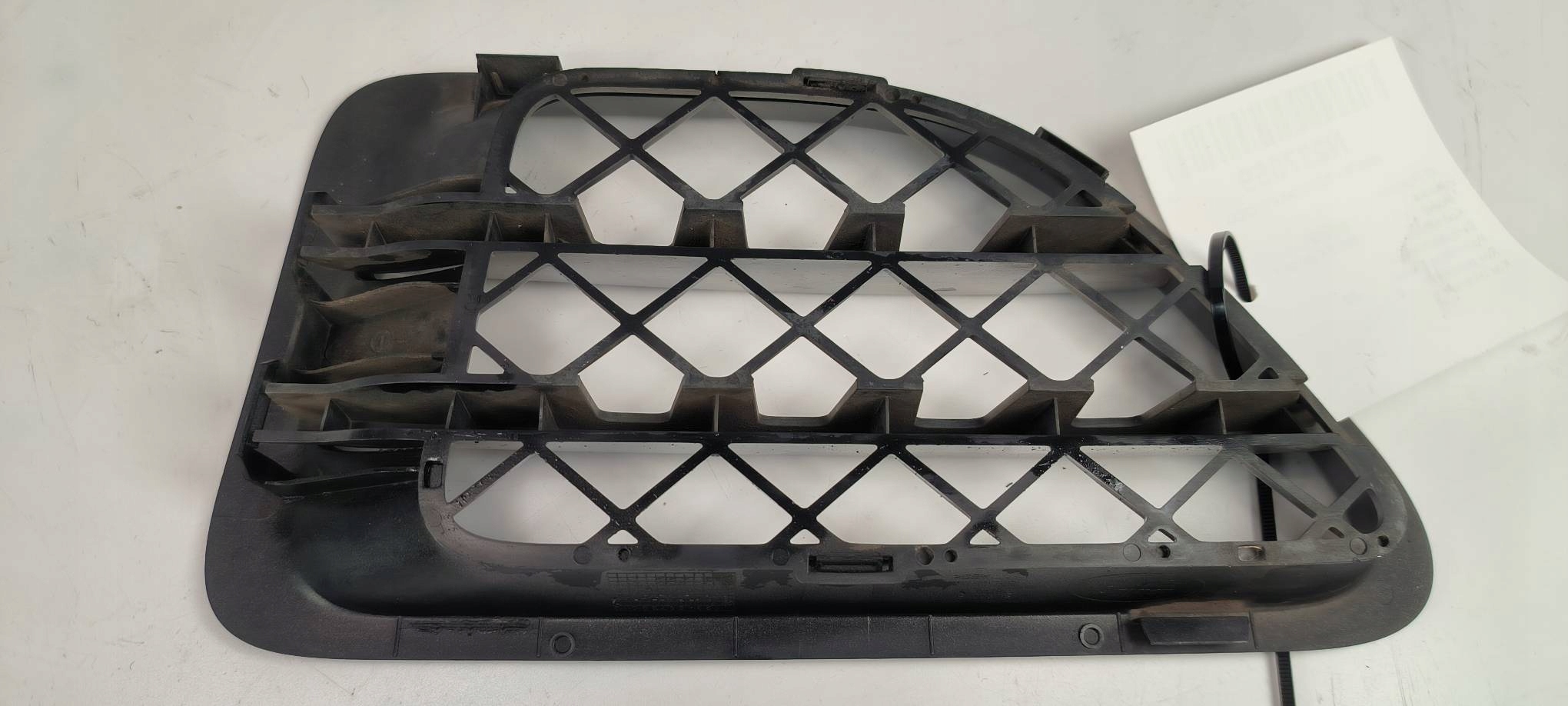 grid of a bumper front RANGE ROVER SPORT