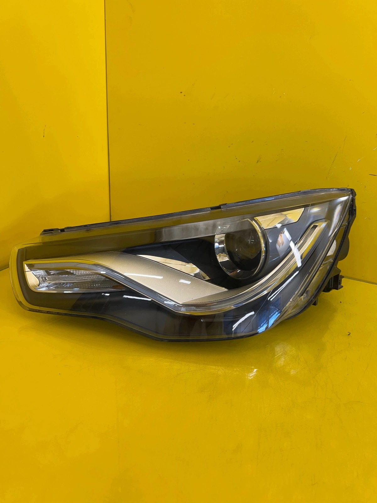 light left Audi A1 8X0 Bi-Xenon Led 8X0941043
