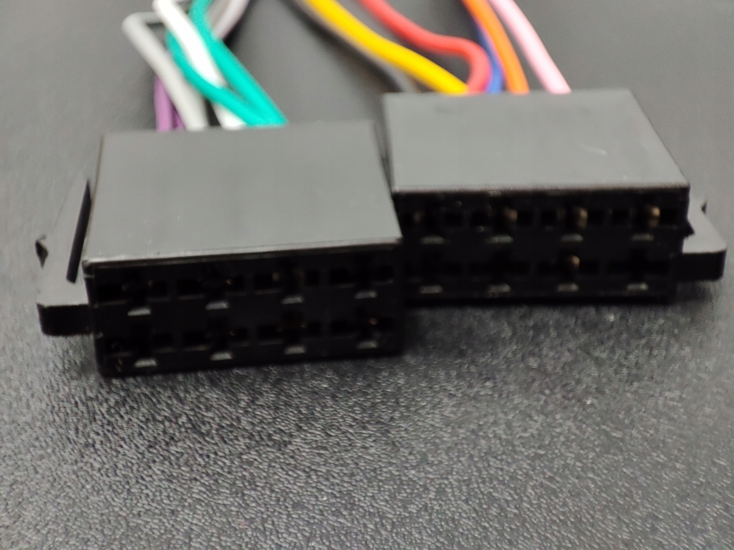 KOSTKA ISO PRZEJŚCIÓWKA DO RADIA 2DIN WIN CE WTYK Kod producenta wiso