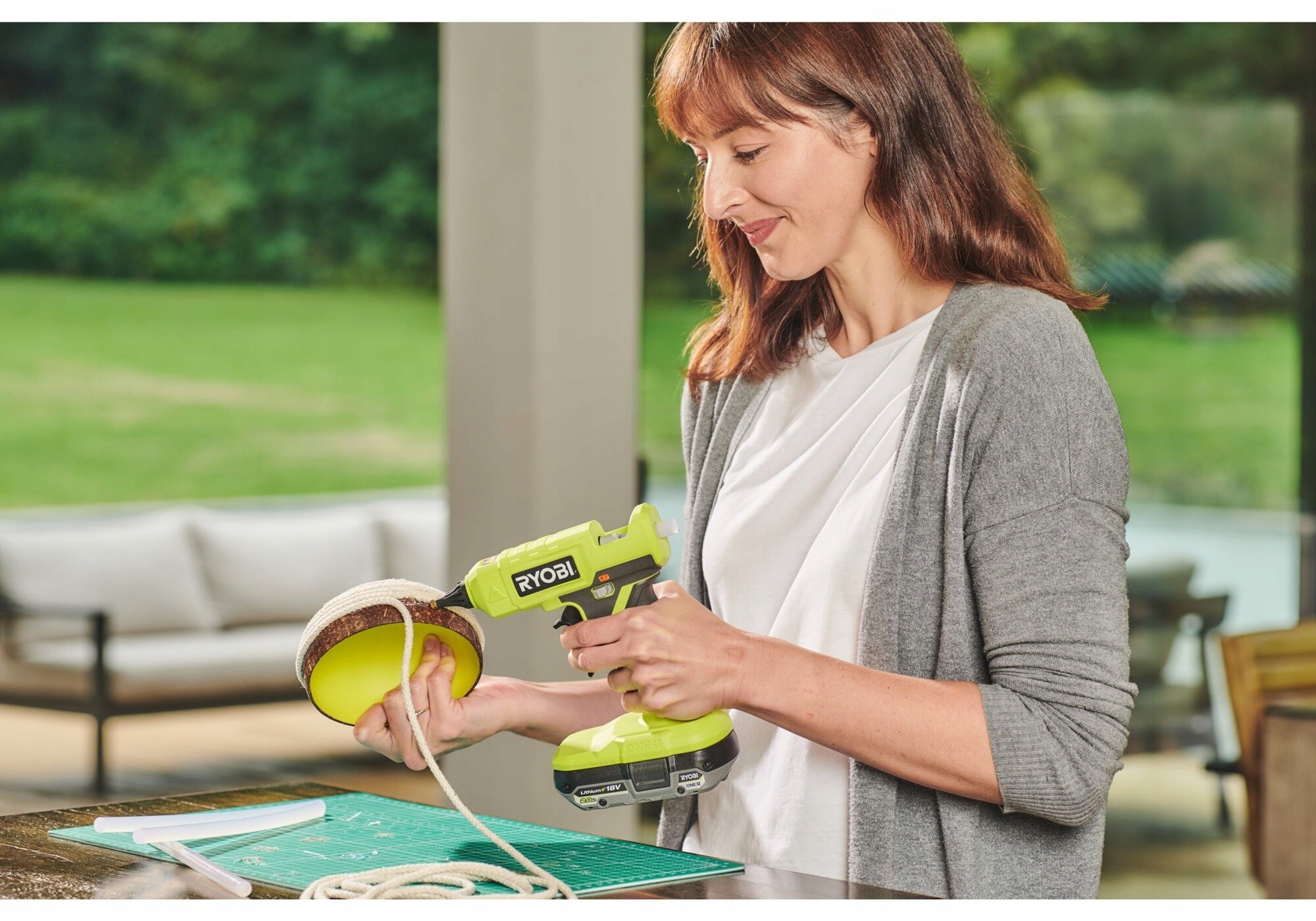 Pistolet do kleju RYOBI ONE+ RGLU18-0 Kod producenta 5133005717