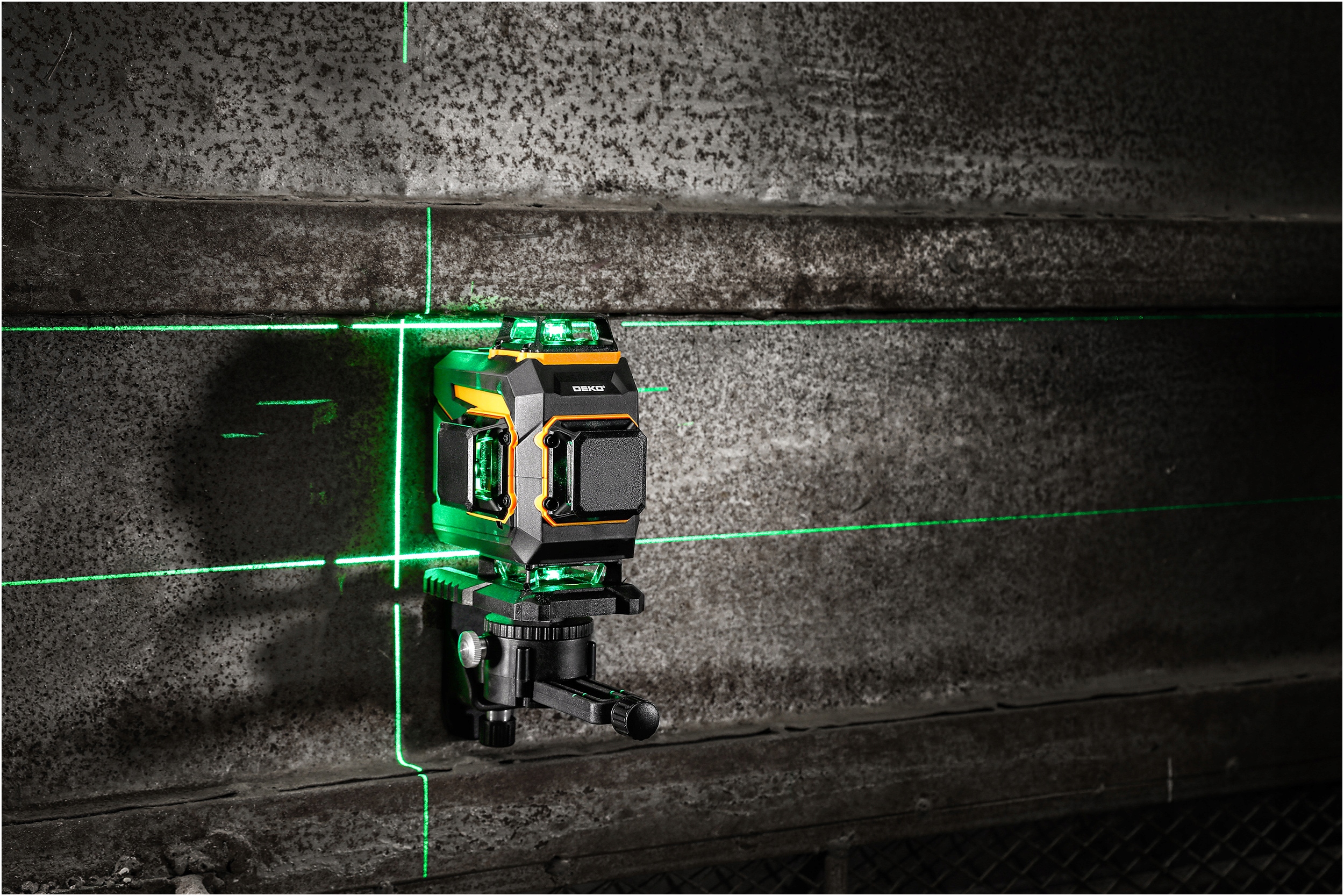 POZIOMICA LASEROWA 360 PŁASZCZYZNOWA 4D LASER KRZYŻOWY PRO ZIELONY DEKO Model DKLL16PS1 LASER KRZYŻOWY POZIOMICA LASEROWA