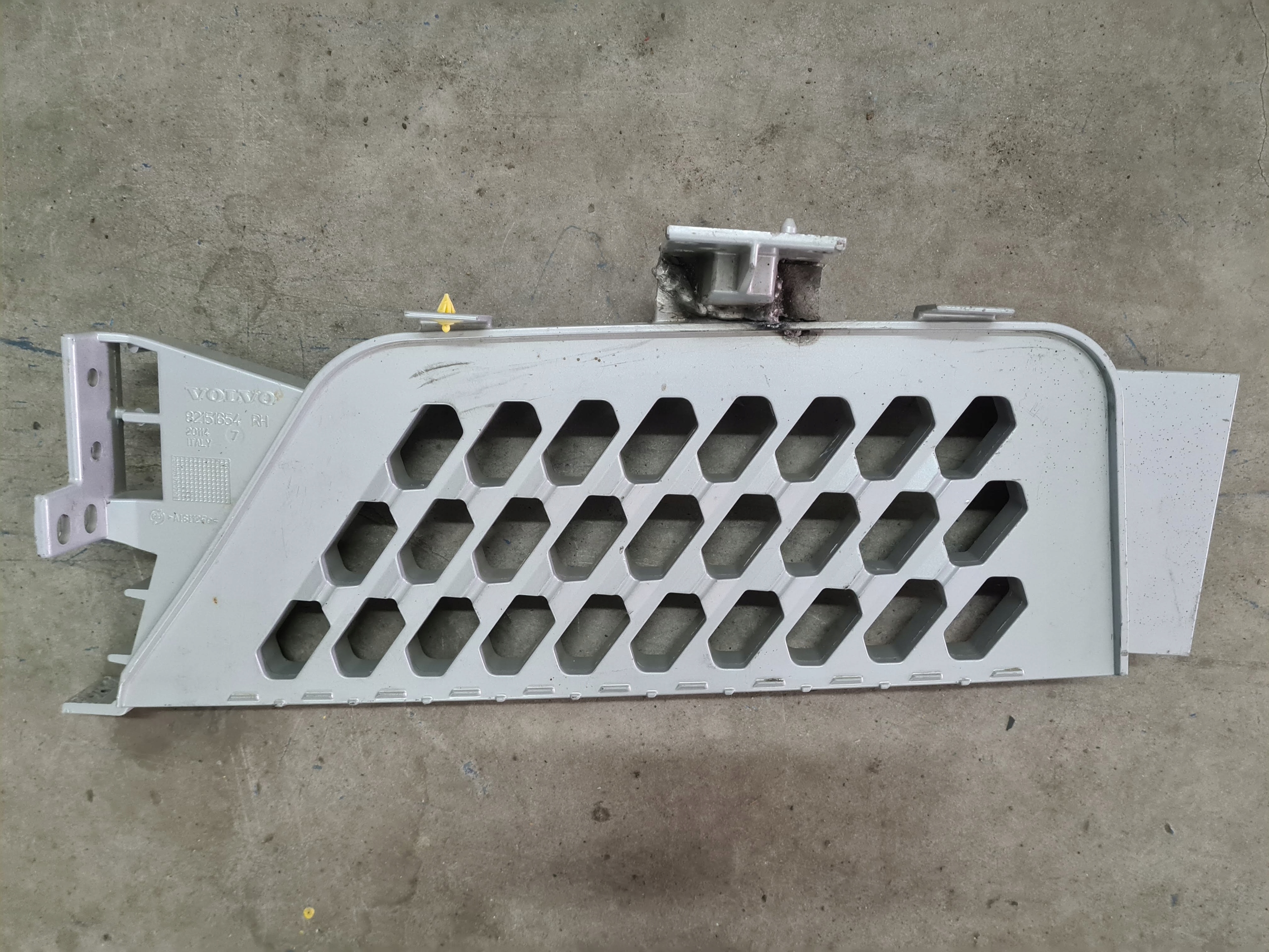 82151654 - Volvo fh4 ступінь ступені верхній правий RH