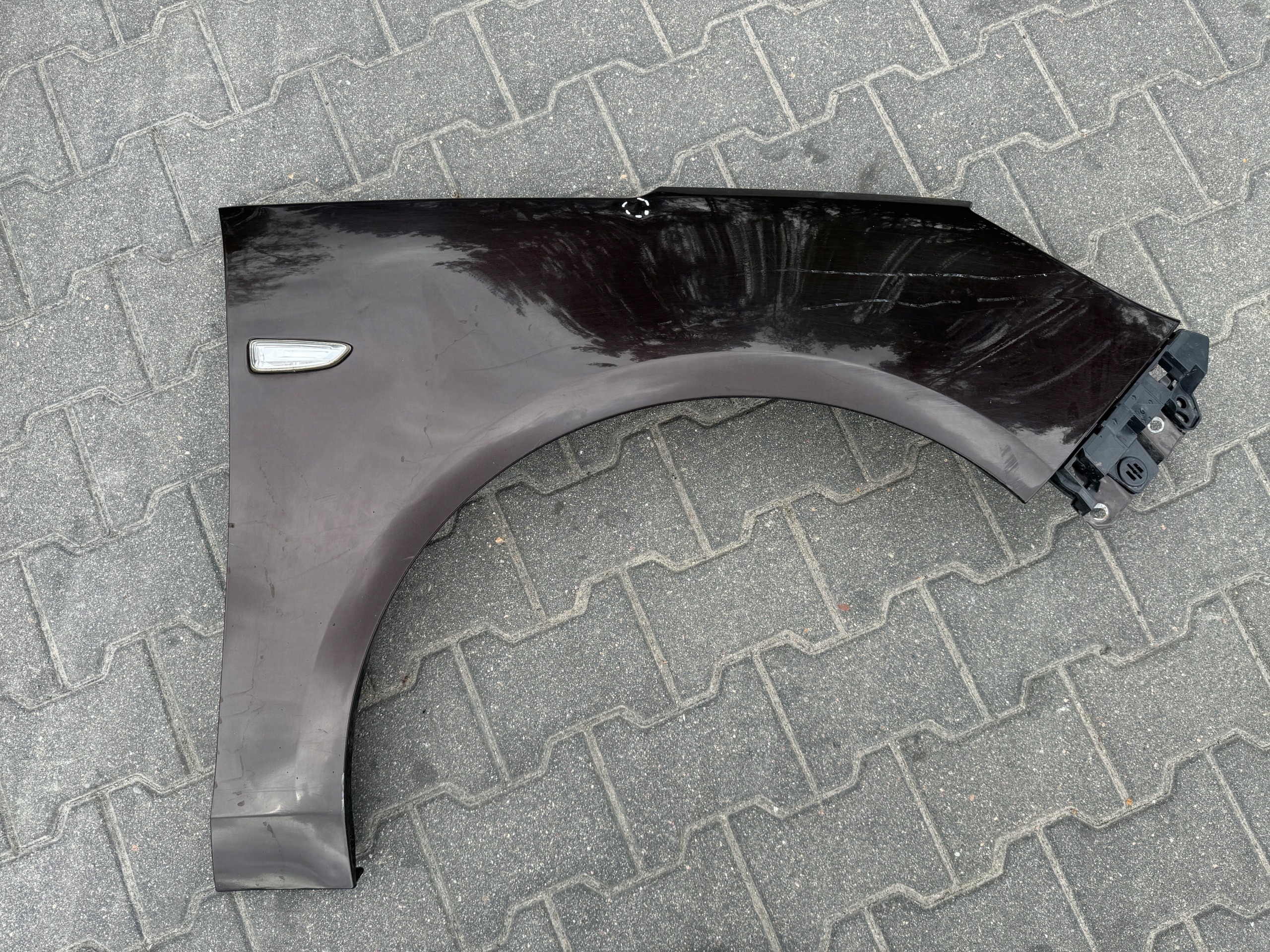 BŁOTNIK PRAWY PRZÓD OPEL ZAFIRA C