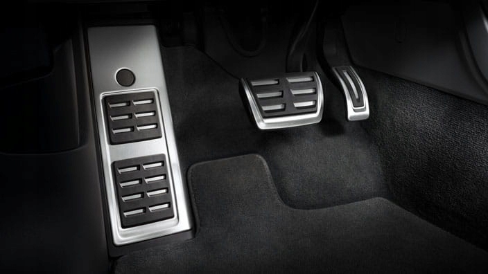 ZESTAW NAKŁADEK NA PEDAŁY AUDI A4 B9 8W1064205A Waga produktu z opakowaniem jednostkowym 2 kg