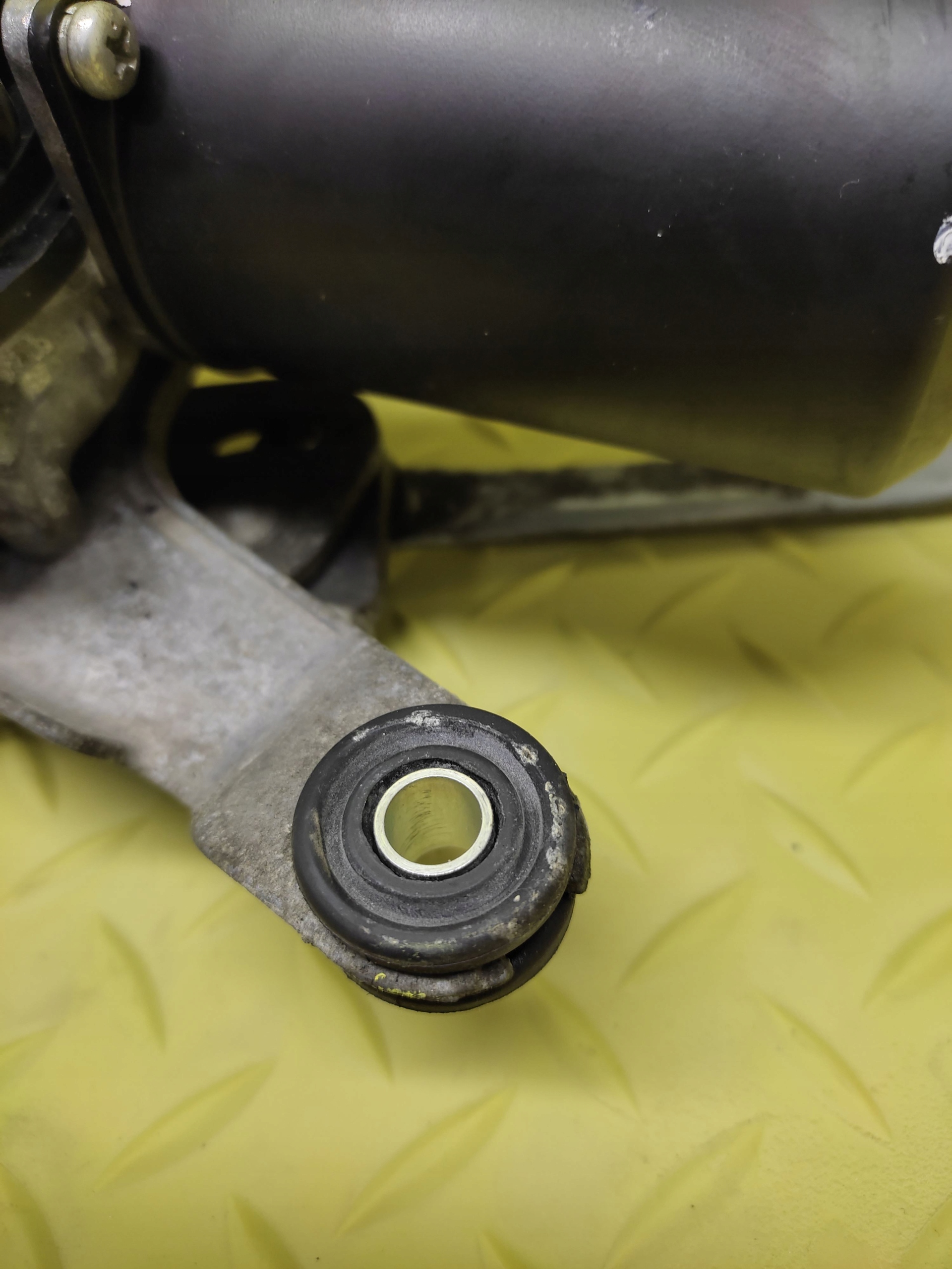 LEXUS RX300 wiper mechanism front 8511048130