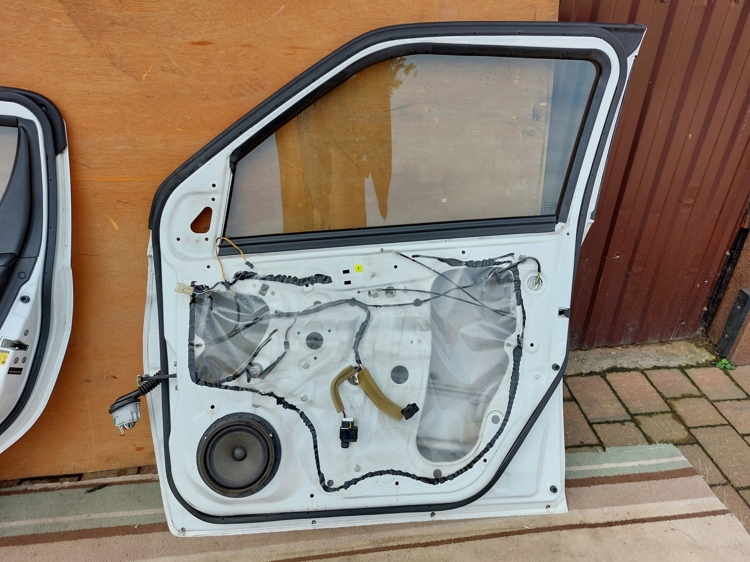 door right front SUZUKI SWIFT MK7 26U 12r