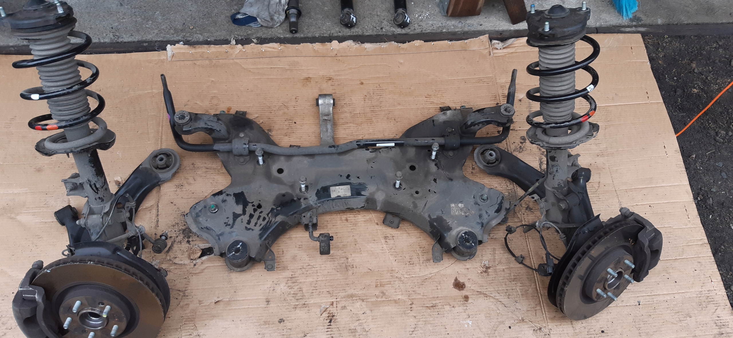 ZAWIESZENIE PRZEDNIE HYUNDAI TUCSON 17CRDI 19r.