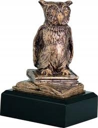 STATUETKA FIGURKA SZKOLNICTWO SZKOŁA GRAWER GRATIS