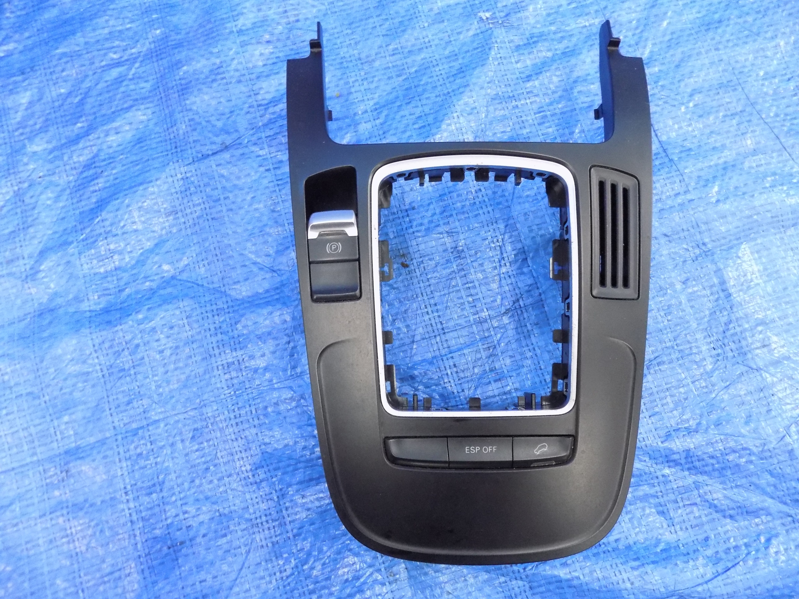 8K0864261 8K0959673F - Панель управління MMI AUDI Q5 8R 09R 2.0 TDI