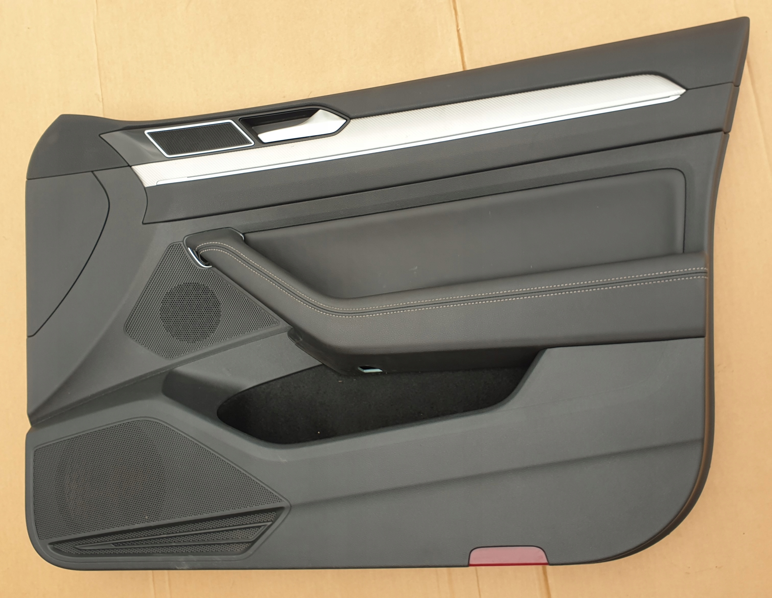 3G1971558 3G0035411 - Бекон оббивка двері VW PASSAT B8 3G шкіра ЄС