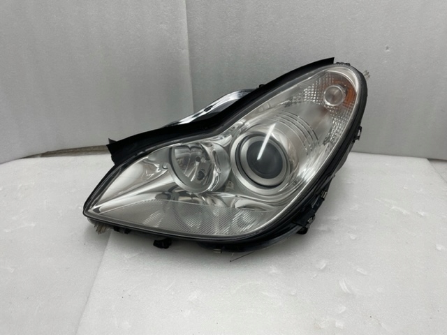 light left Mercedes CLS W219 Bi Xenon positioning