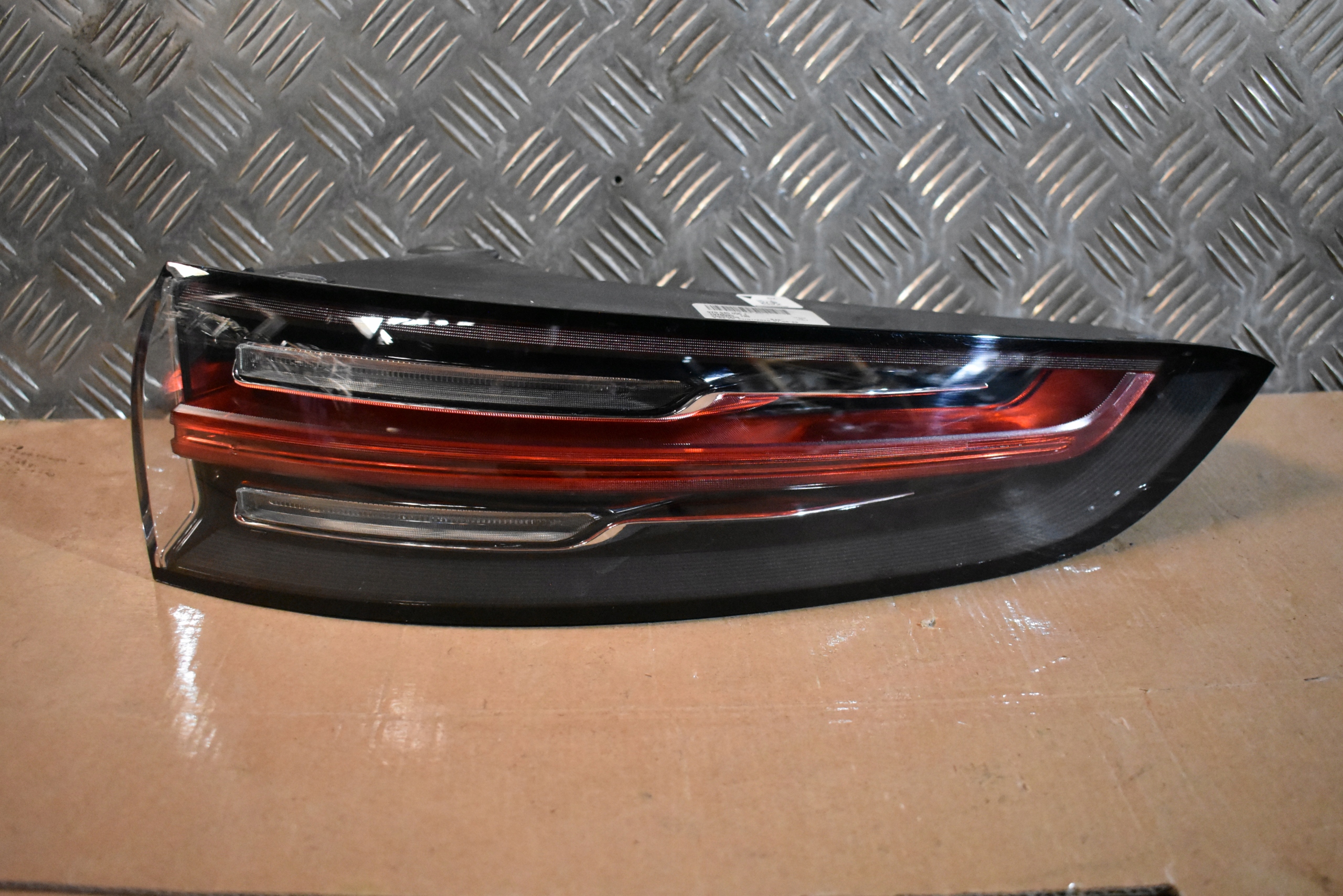 IDEALNA light rear part rear right PORSCHE CAYENNE 9Y 1