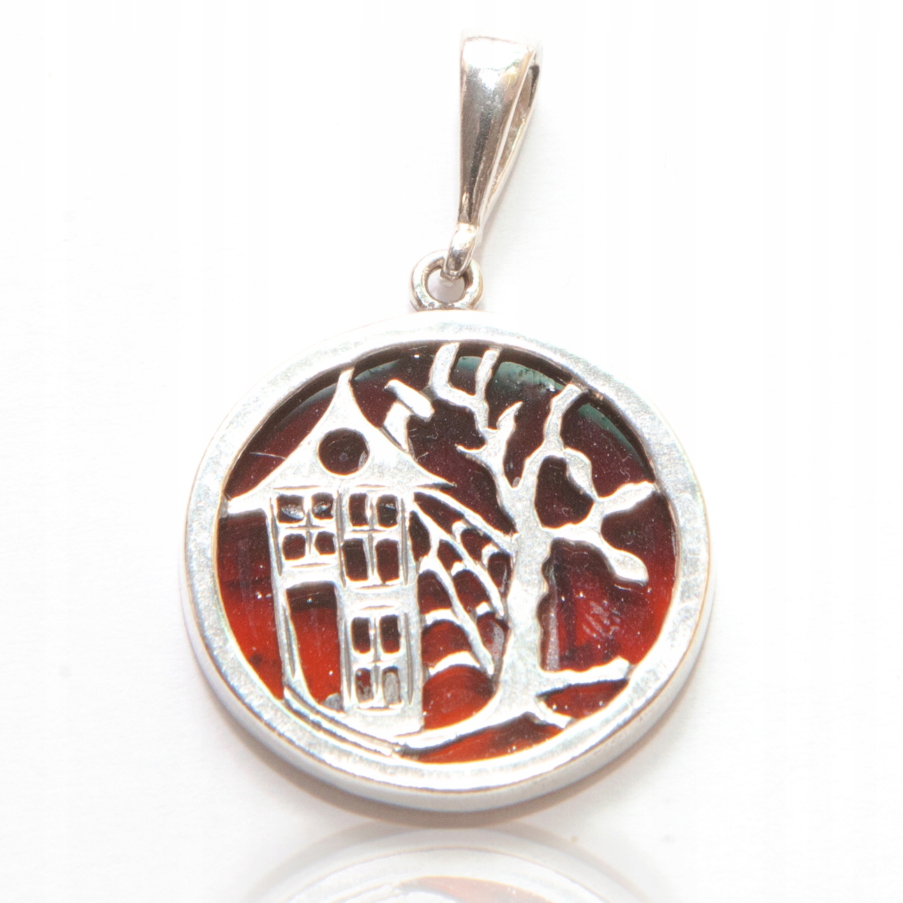 Stříbrný přívěsek s jantarem, strašidelný dům medailon stříbro 925
