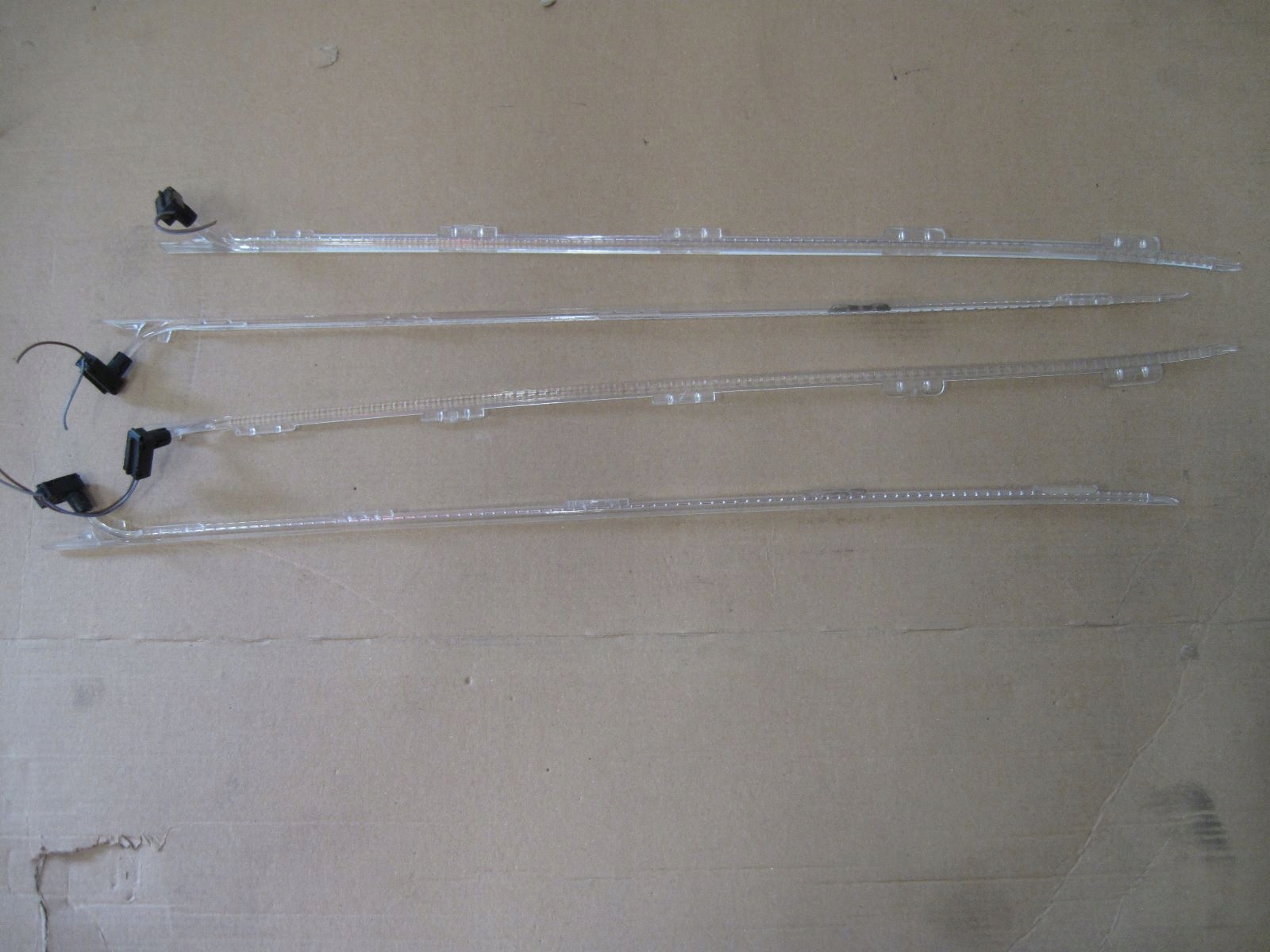 MERCEDES E W212 PODŚWIETLENIE LED BOCZKÓW DRZWI