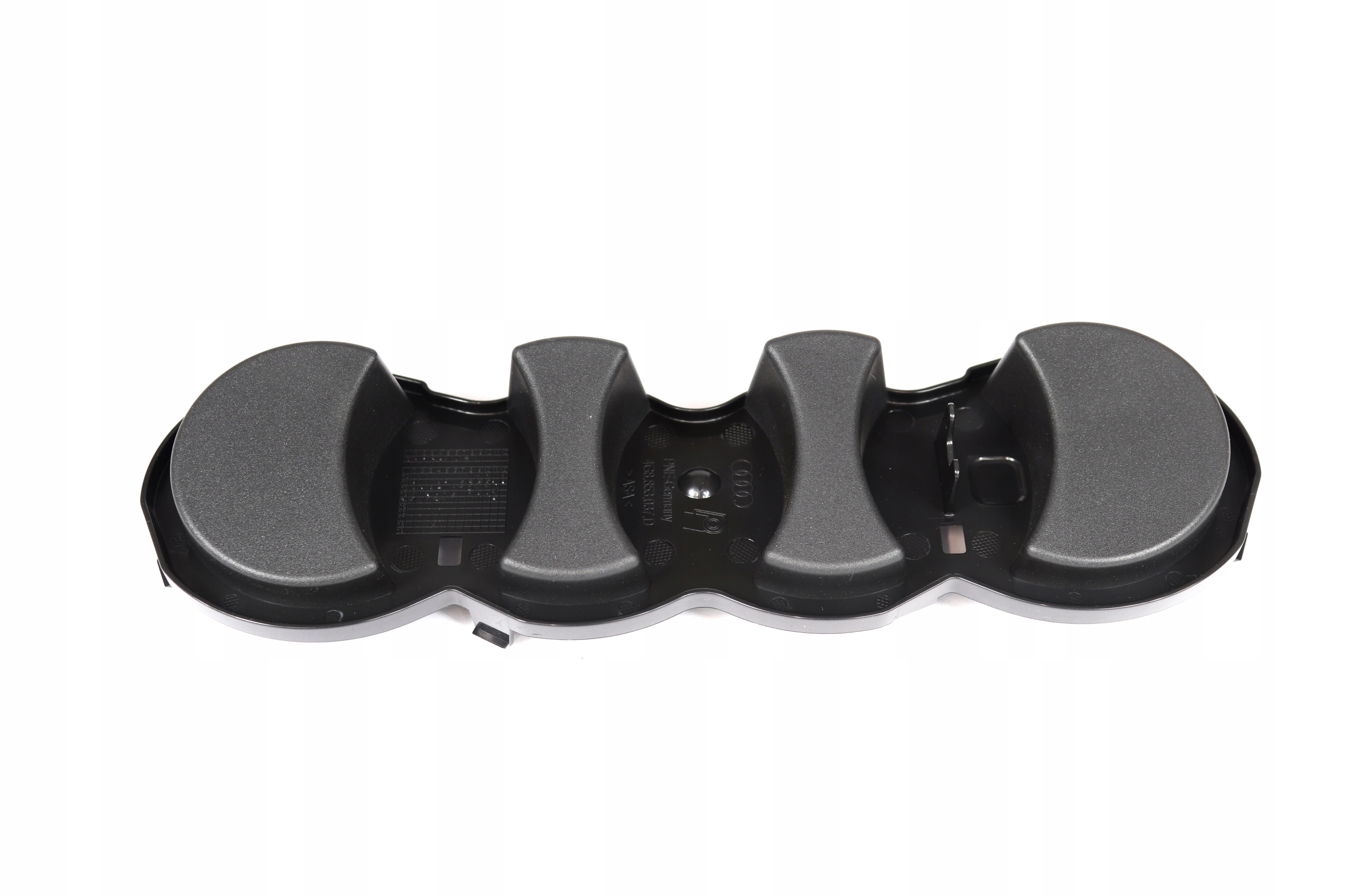 КРІПЛЕННЯ КРІПЛЕННЯ ЕМБЛЕМА ПЕРЕД РЕШІТКА РАДІАТОРА AUDI A7 C7