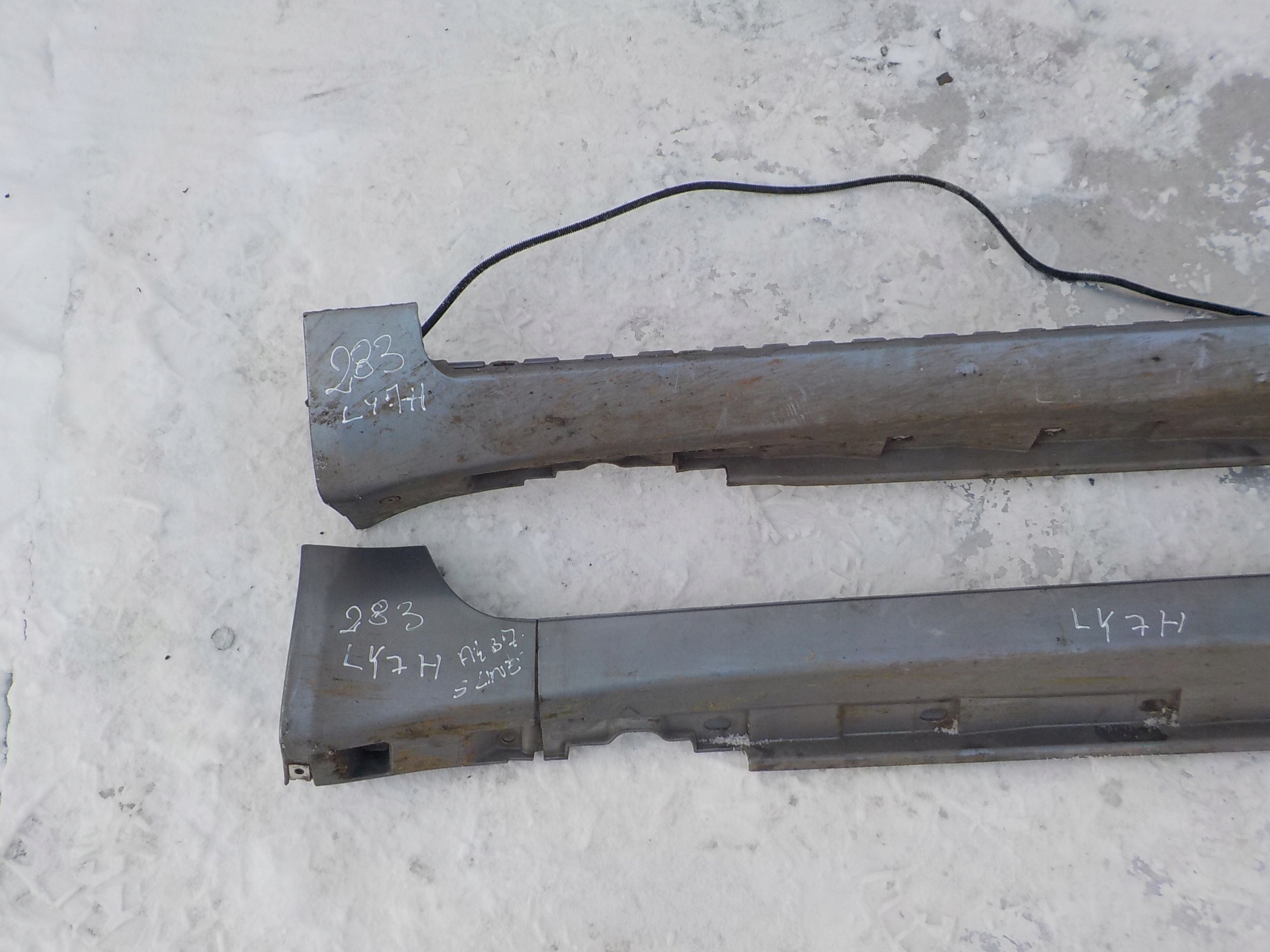 283 AUDI A4 B7 KOMBI mouldings caps threshold