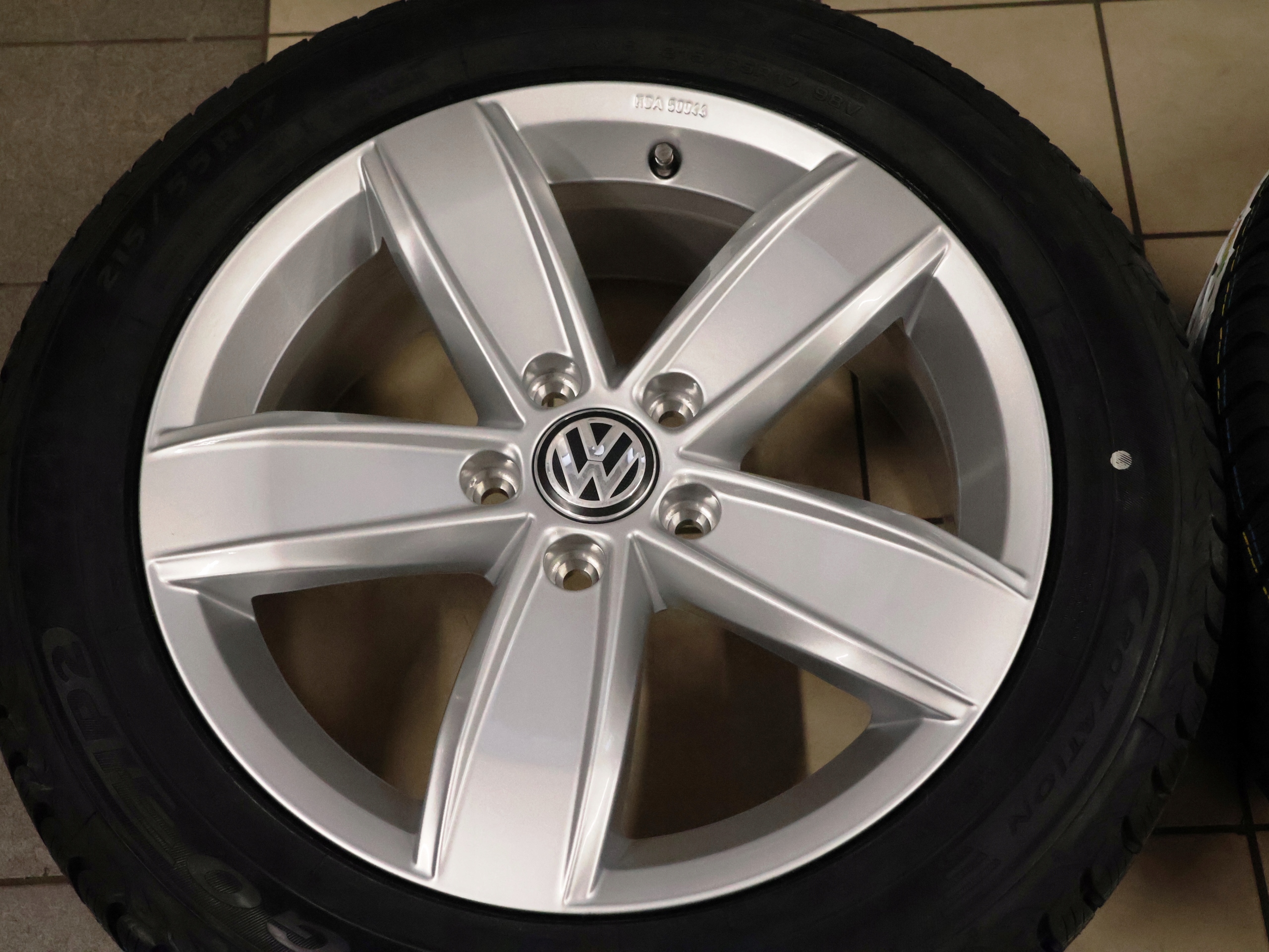 VW TROC T-ROC KOŁA ZIMOWE 215/55R17 DĘBICA NOWE Szerokość opony 215 mm
