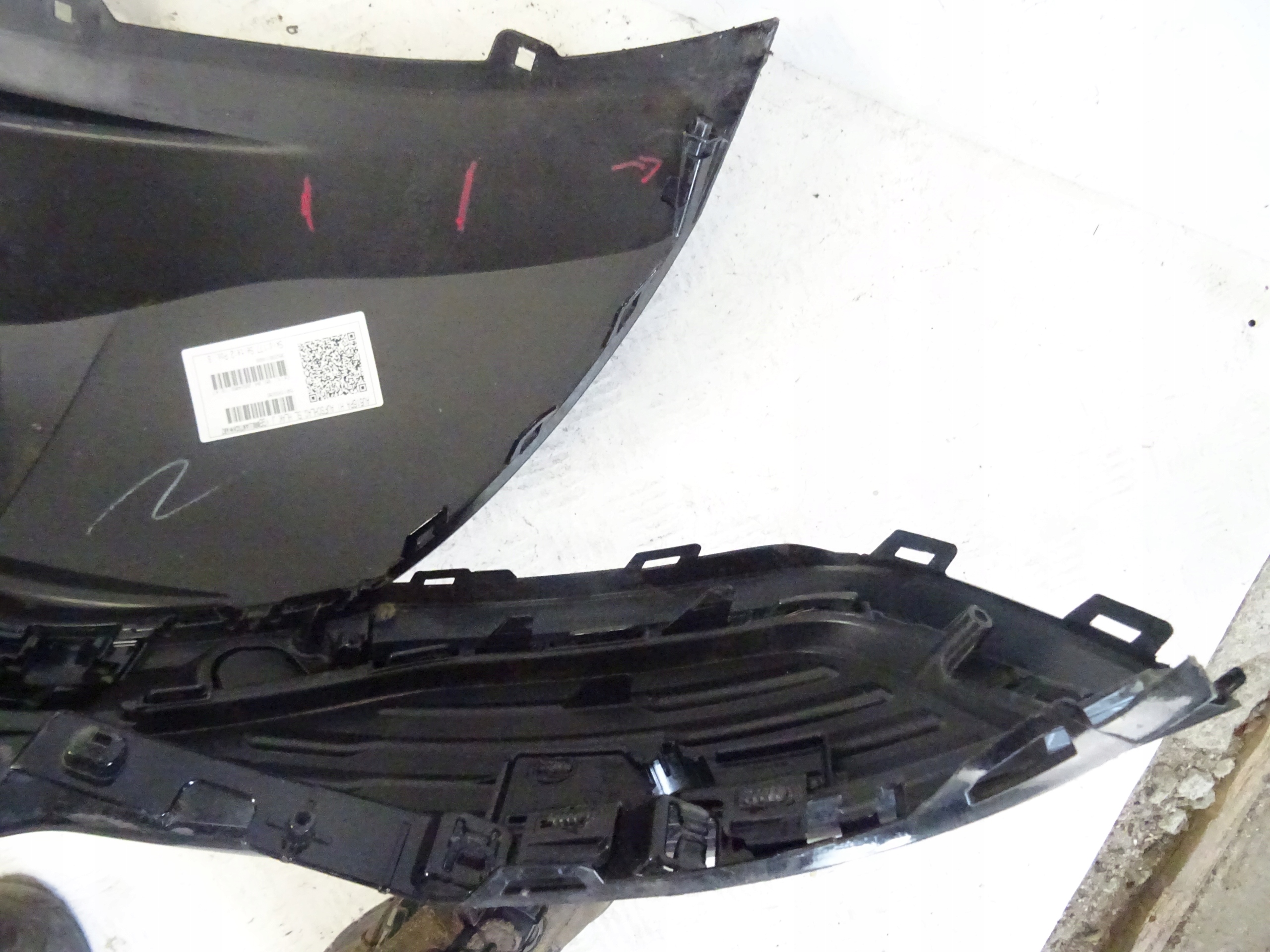 Accessoires Pare choc Arrière Arrière Diffuseur AUDI E-TRON 4KE S-LINE 4KE807835J
