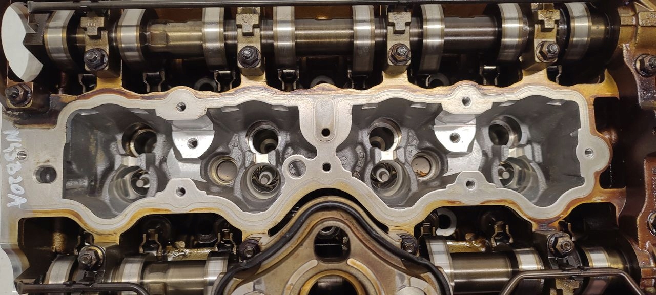 head. of the engine BMW E90 2,0i
