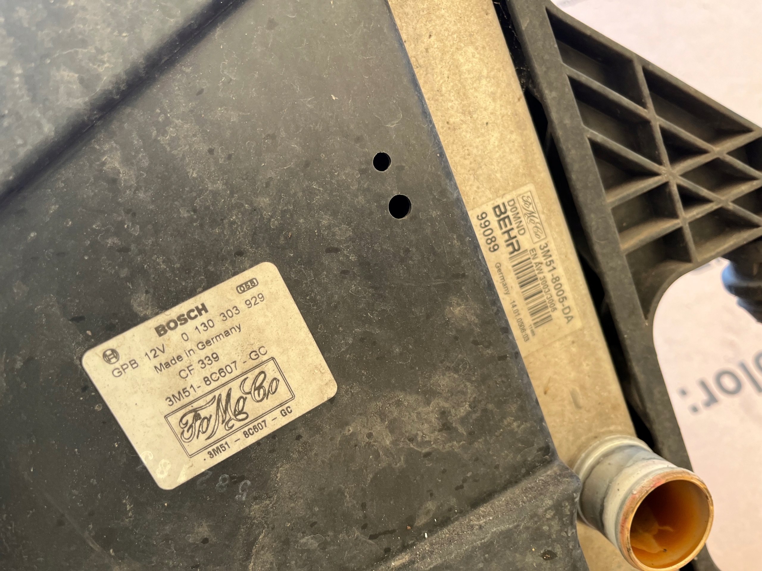 CHŁODNICA WODY KLIMATYZACJI WENTY VOLVO S40 II V50 2004-2007 0130303929 Producent części Volvo OE