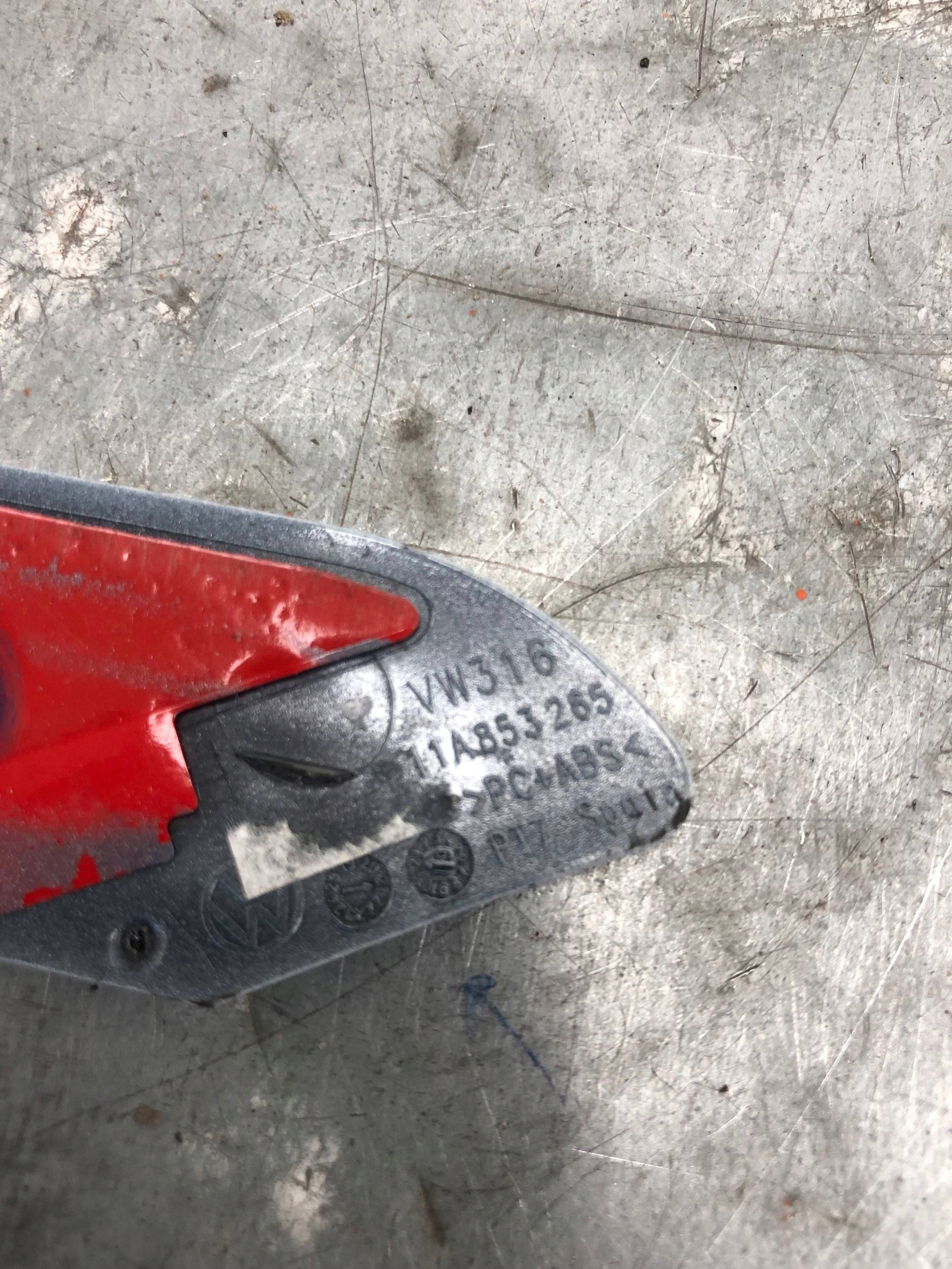 moulding SLUPKA left front VW ID4 ID.4 11A853265