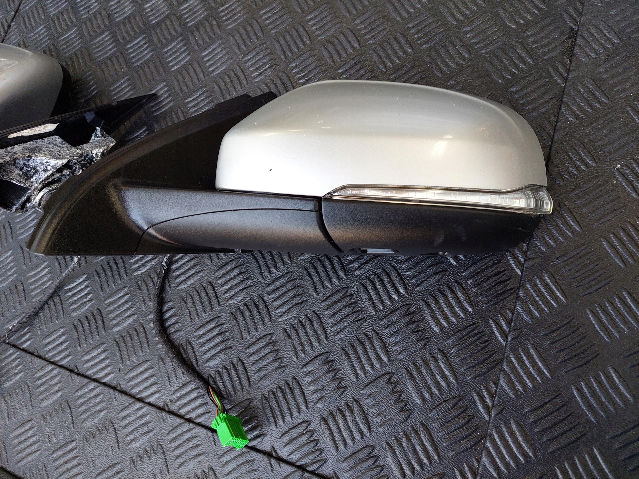 mirror right 8 PIN VOLVO S60 II V60 426 -26