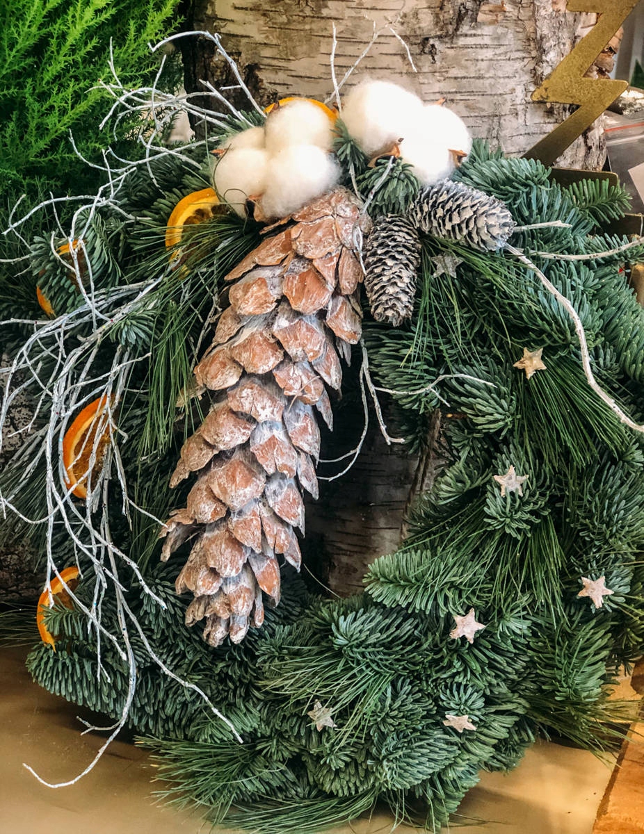 WIANEK z ŻYWEJ JODŁY NOBILIS ŚWIĄTECZNY żywy 35cm Średnica 35 cm