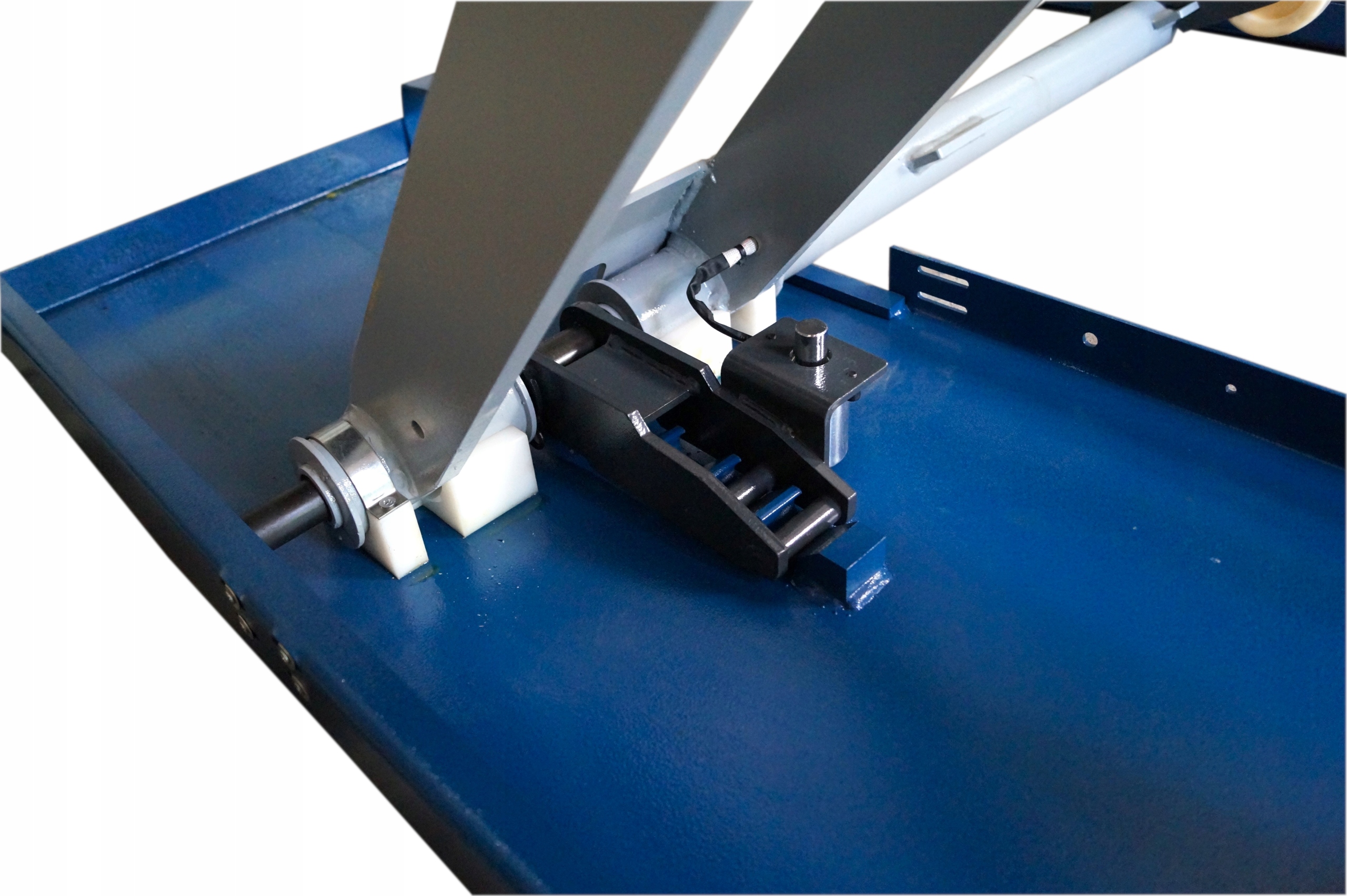 Podnośnik nożycowy mobilny MELL 230V 3,5t + gratis Maksymalna wysokość podnoszenia 1000 mm