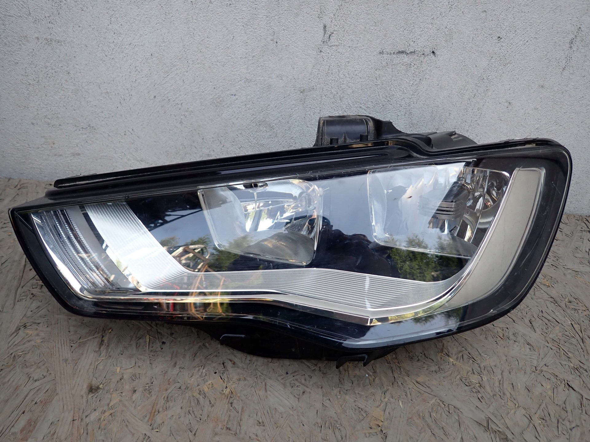 ФАРА ЛІВА ФАРИ ЛІВИЙ AUDI A3v 2012-2015Rv0941003