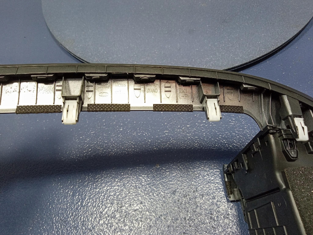 kia CEED III решетки потока воздуха Воздух европа 84740-J7AA0