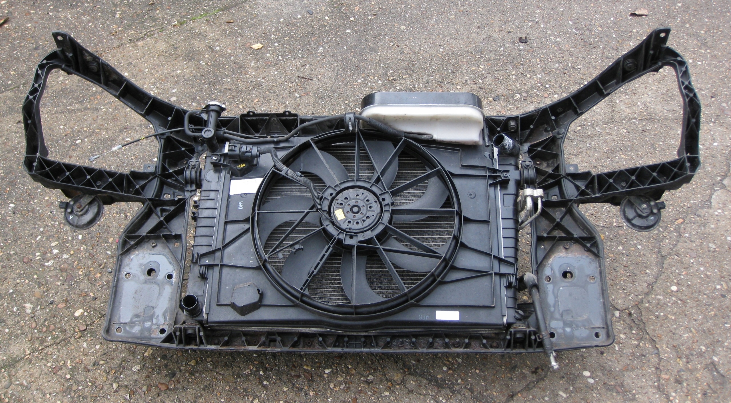 HYUNDAI TUCSON and 08R 2.0 B radiator complete fan support panel for radiators sider